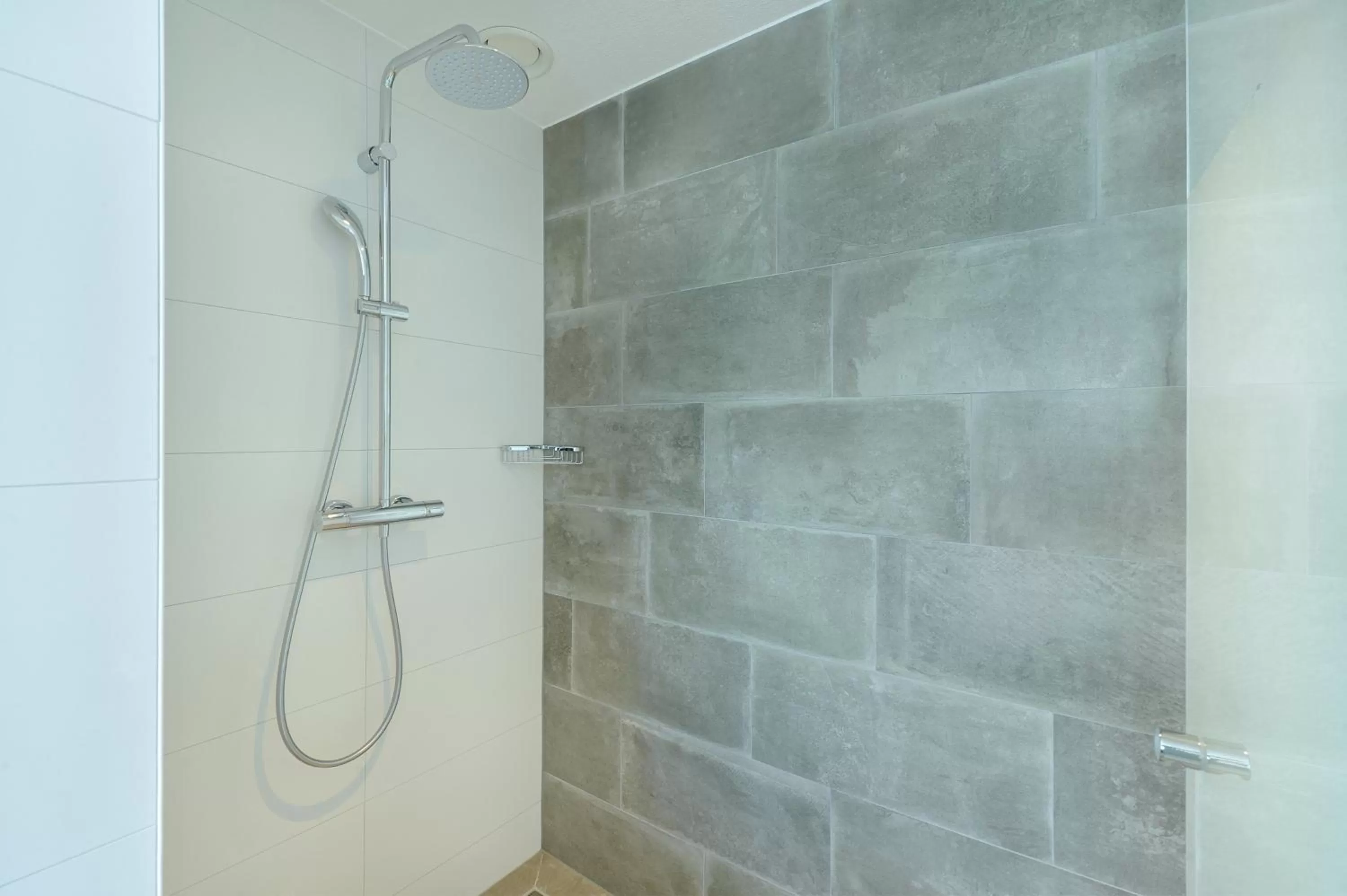 Shower in Van der Valk Hotel Nijmegen-Lent