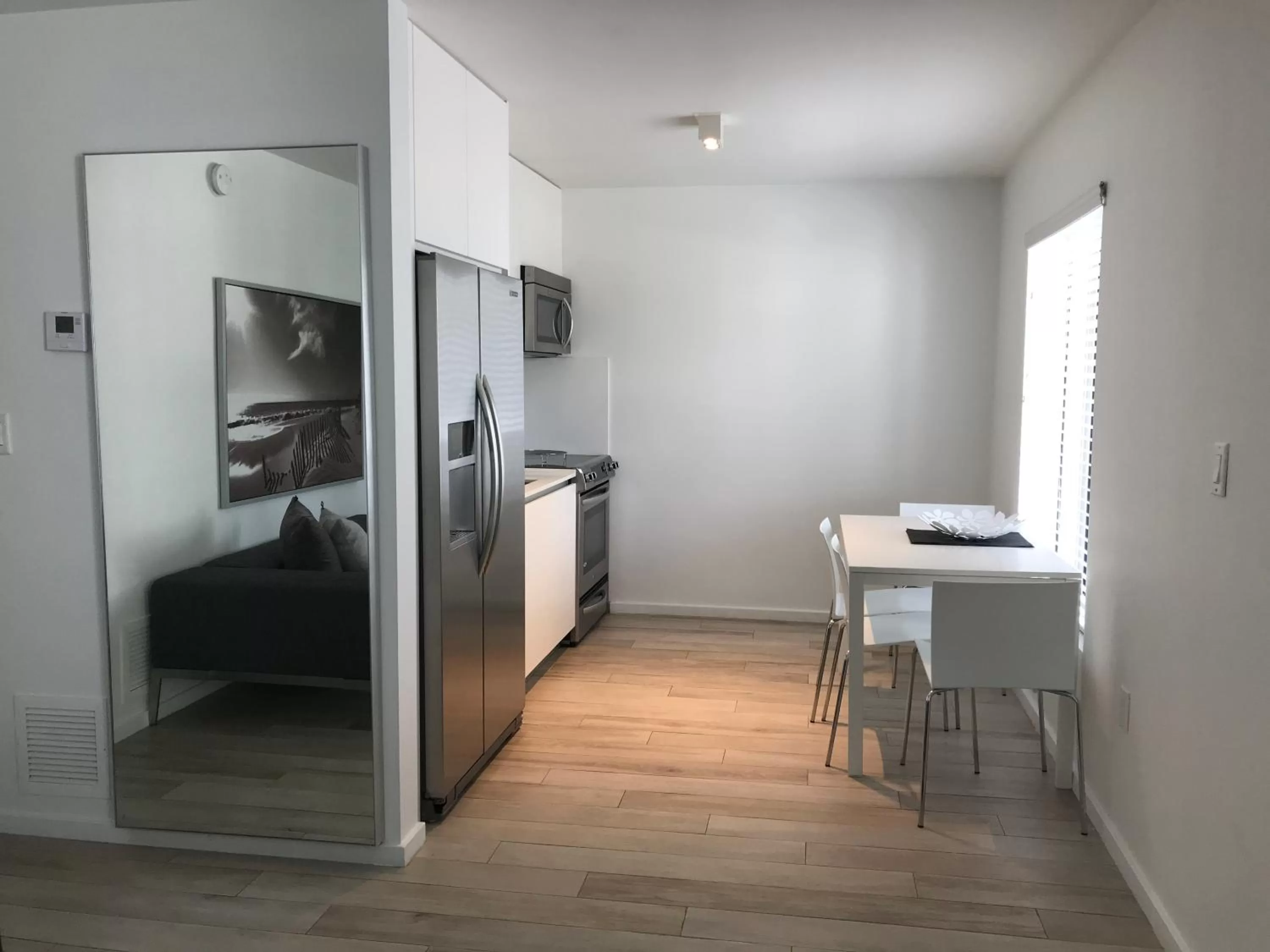 Kitchen or kitchenette in Beach Haus Key Biscayne Contemporary Apartments