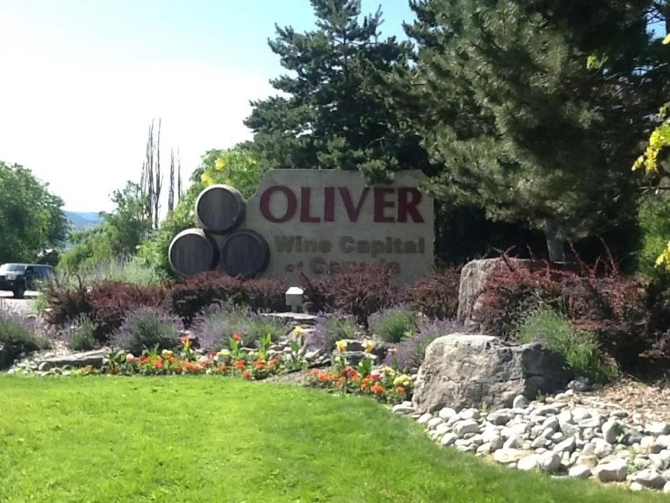 Property Building in Vintage Merlot Bed and Breakfast