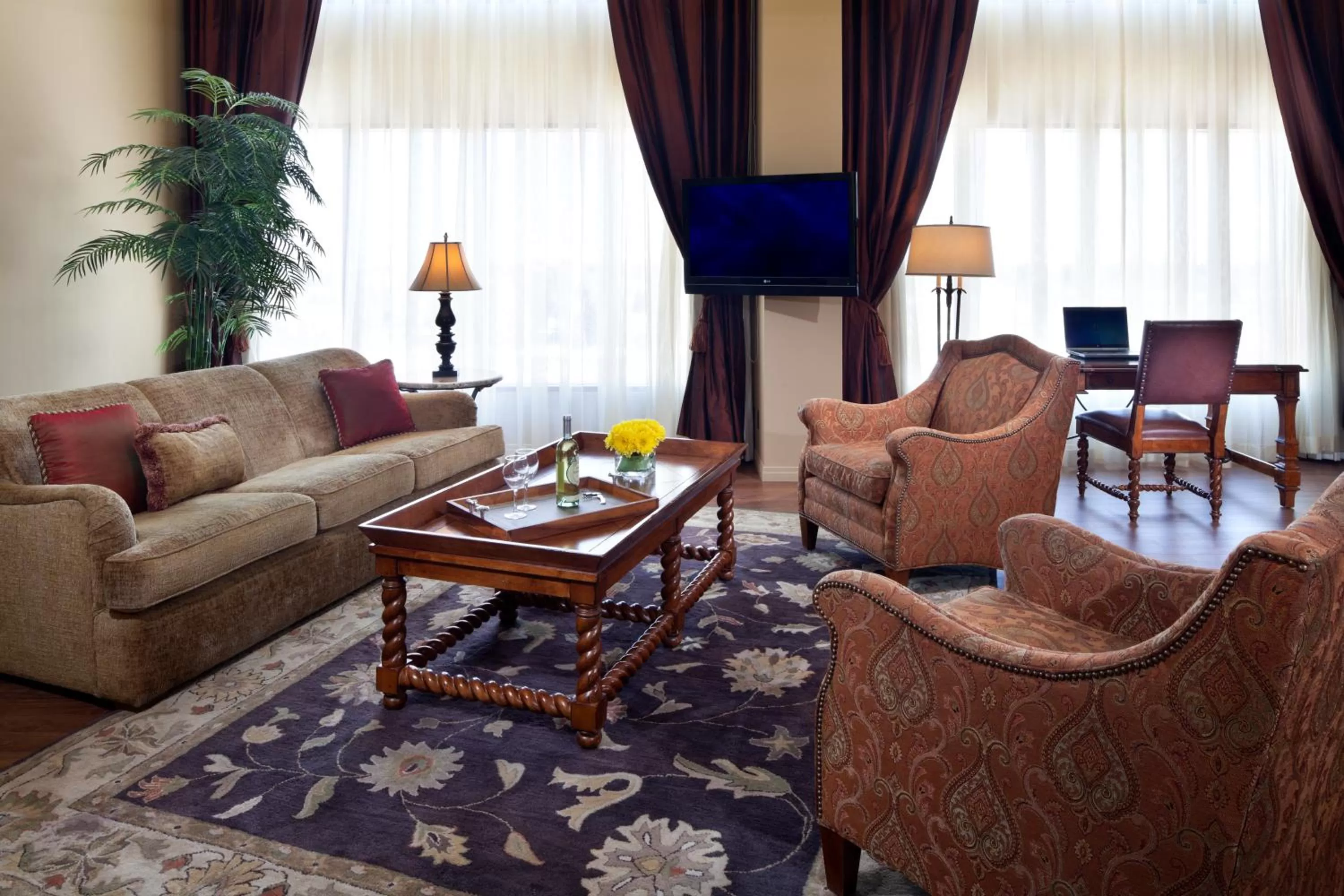 Living room in Red Deer Resort & Casino