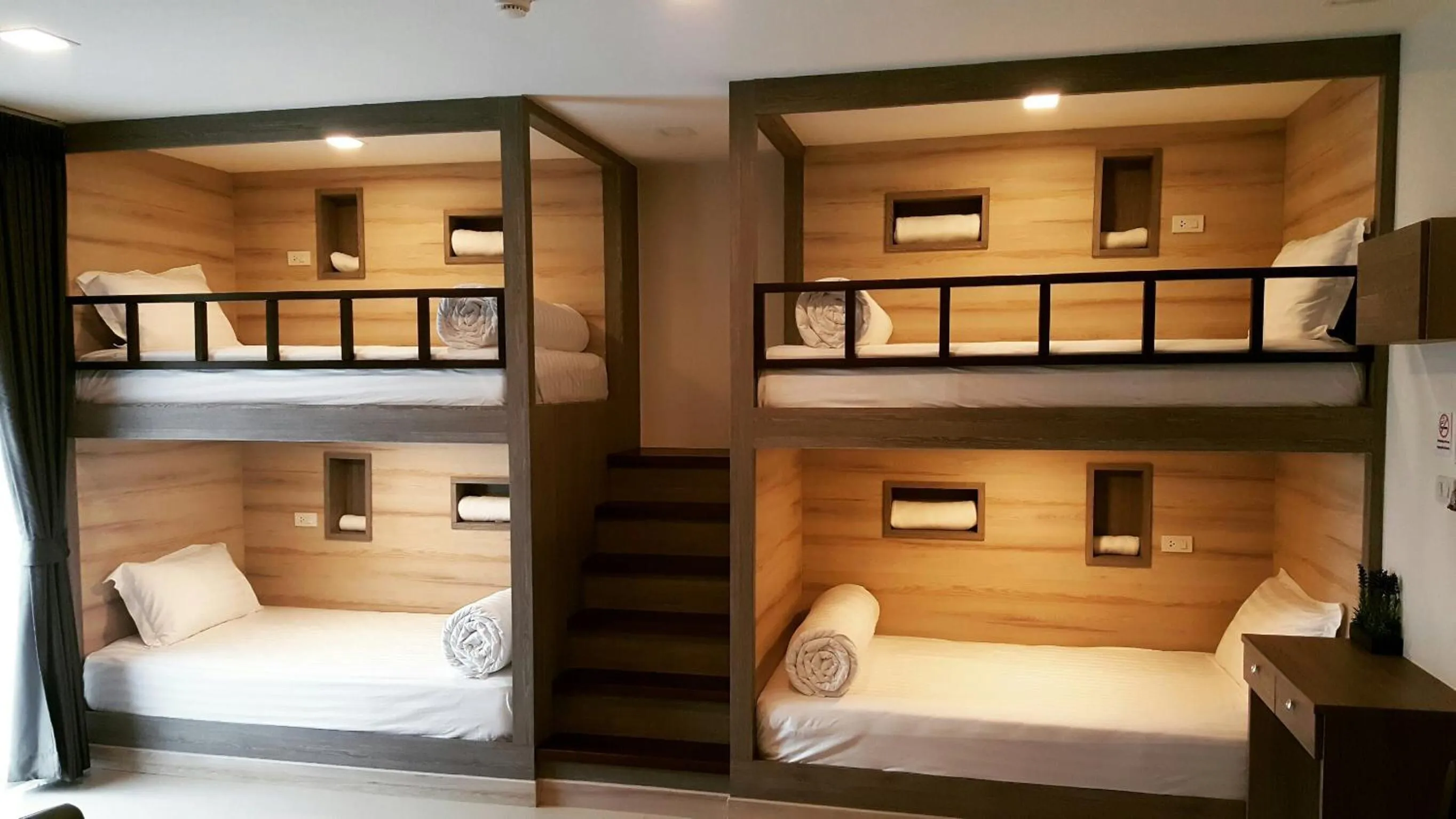 Photo of the whole room, Bed in The Contrast i Hotel