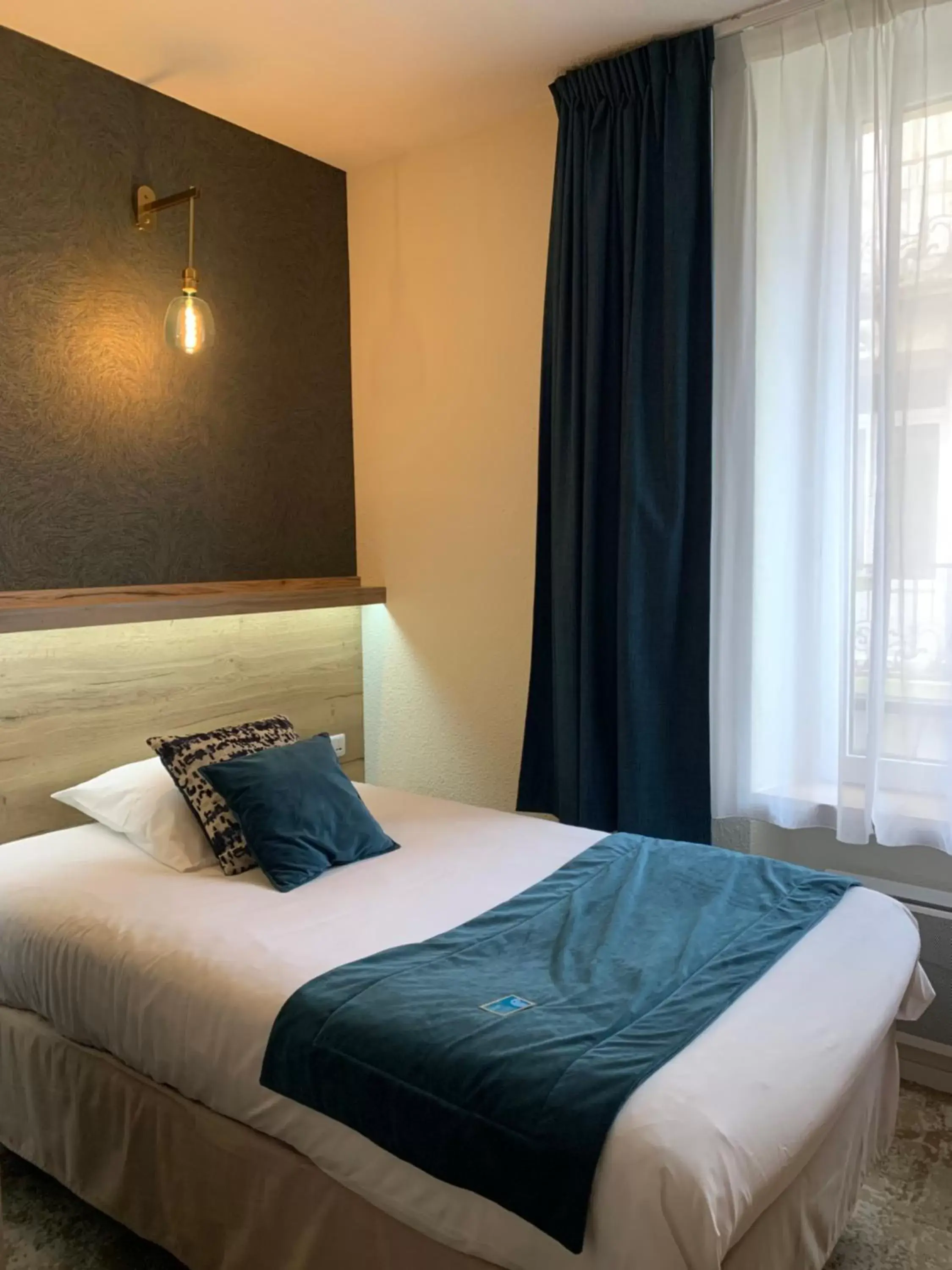 Eco Solo Single Room in Ambassadeur Hotel - Cherbourg Port de Plaisance Eco Solo Single Room in Ambassadeur Hotel - Cherbourg Port de Plaisance