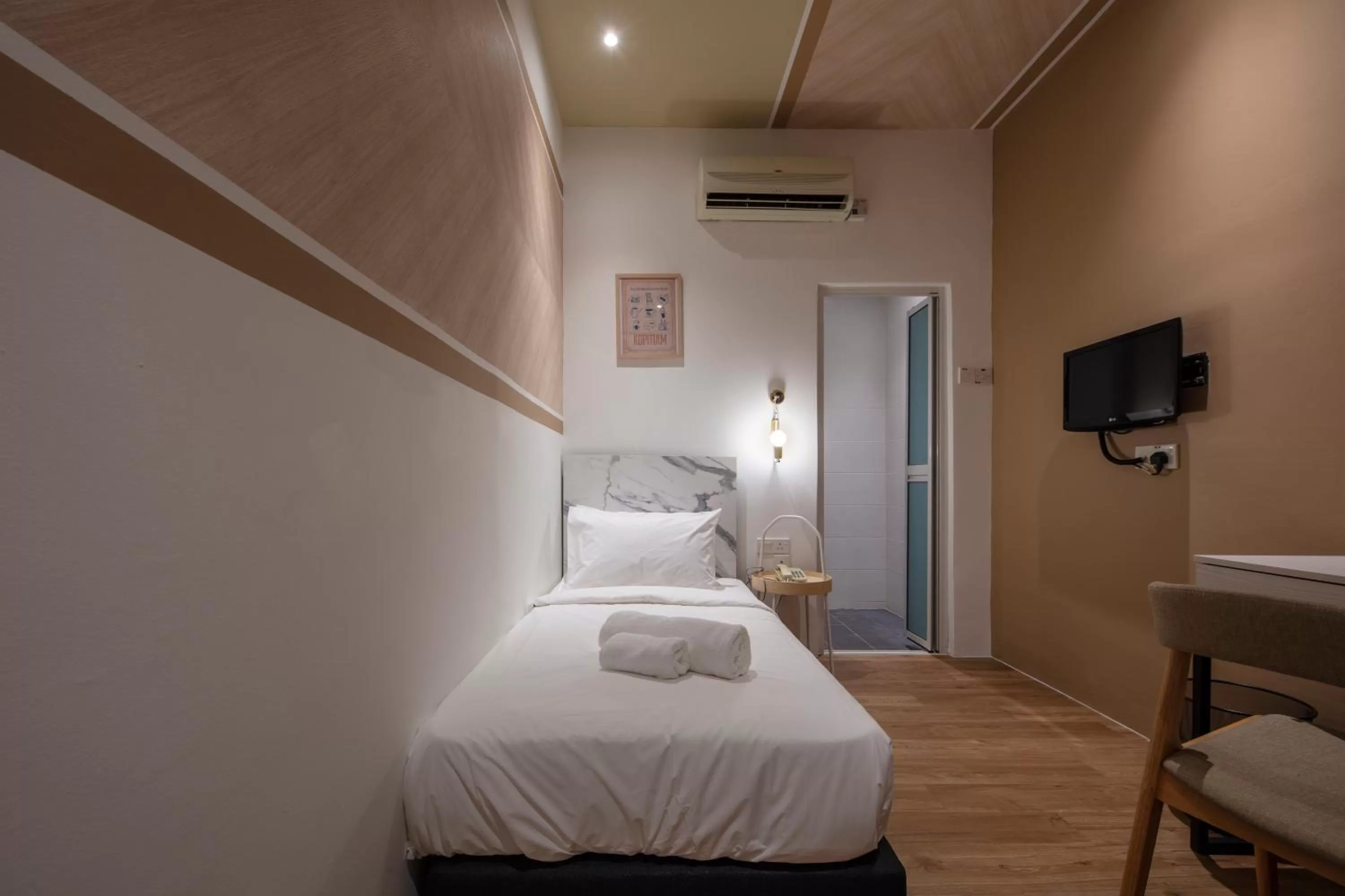 Bed in One Heritage Hotel