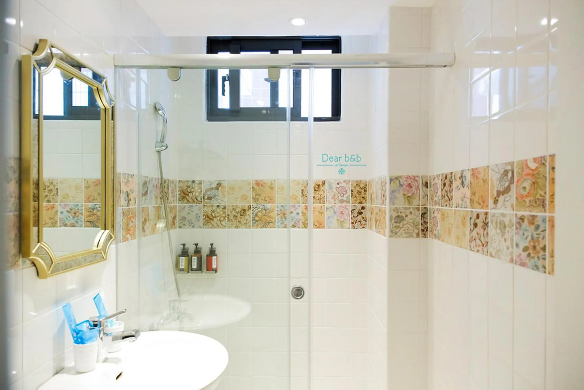 Shower in We Love Inn