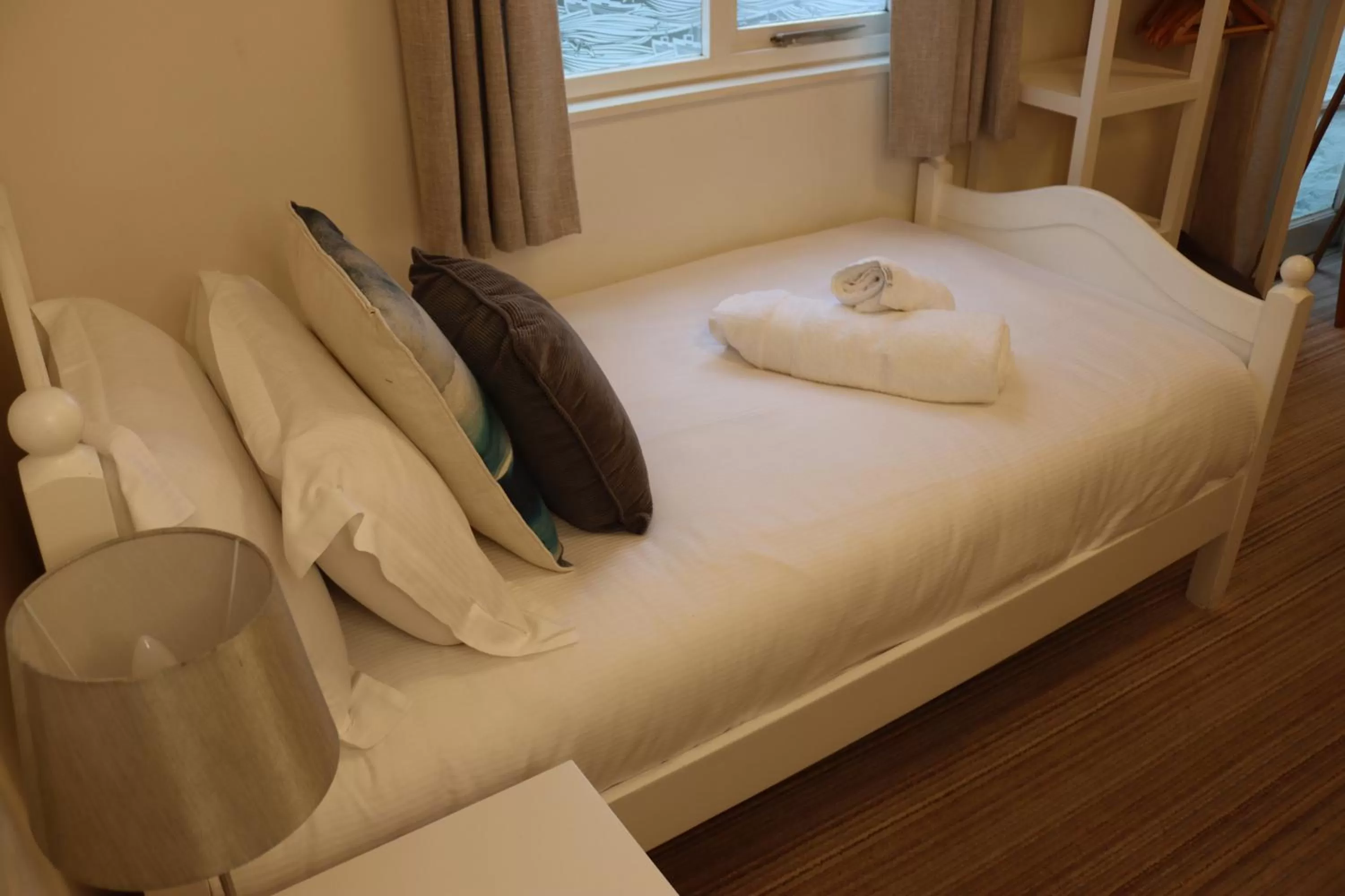 Bed in The Mariners Hotel