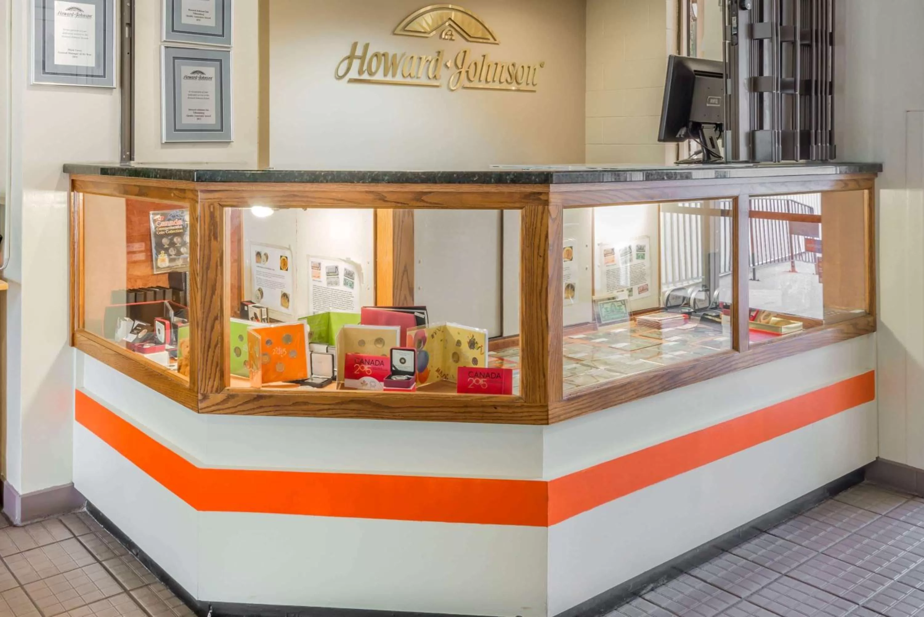 Food and drinks in Howard Johnson by Wyndham Tillsonburg