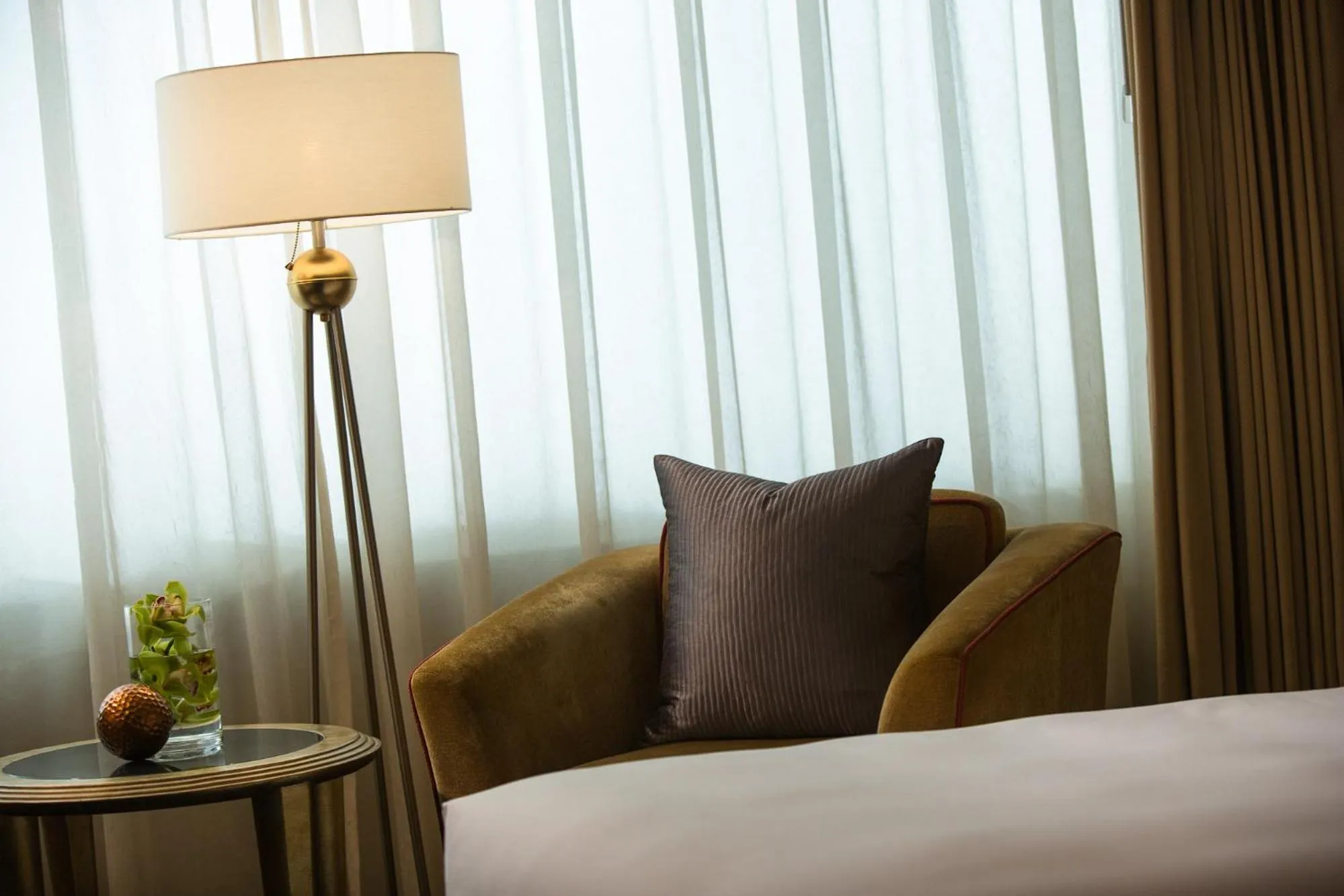 Seating area, Bed in Air China Boyue Beijing Hotel