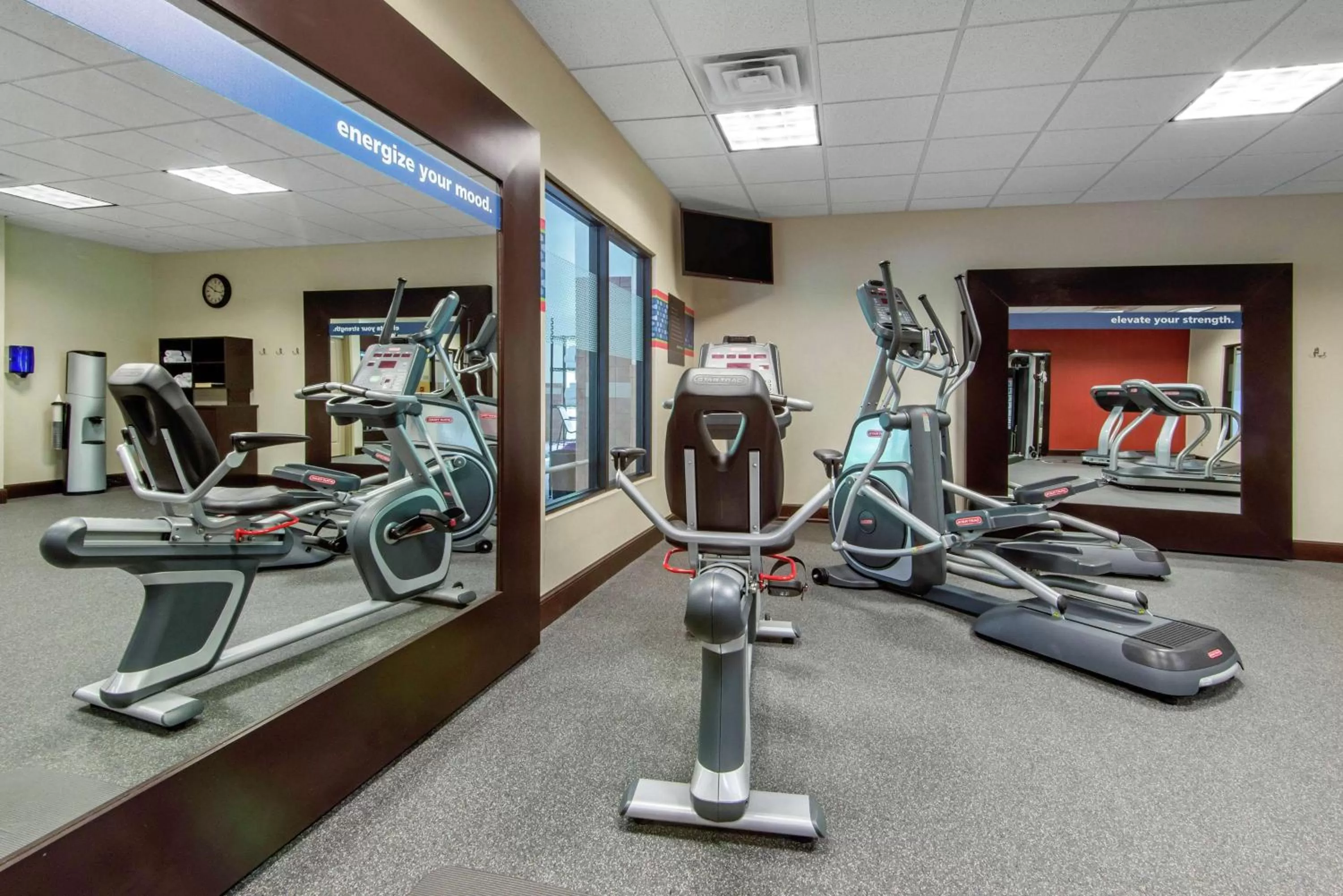 Fitness centre/facilities in Hampton Inn Meadville