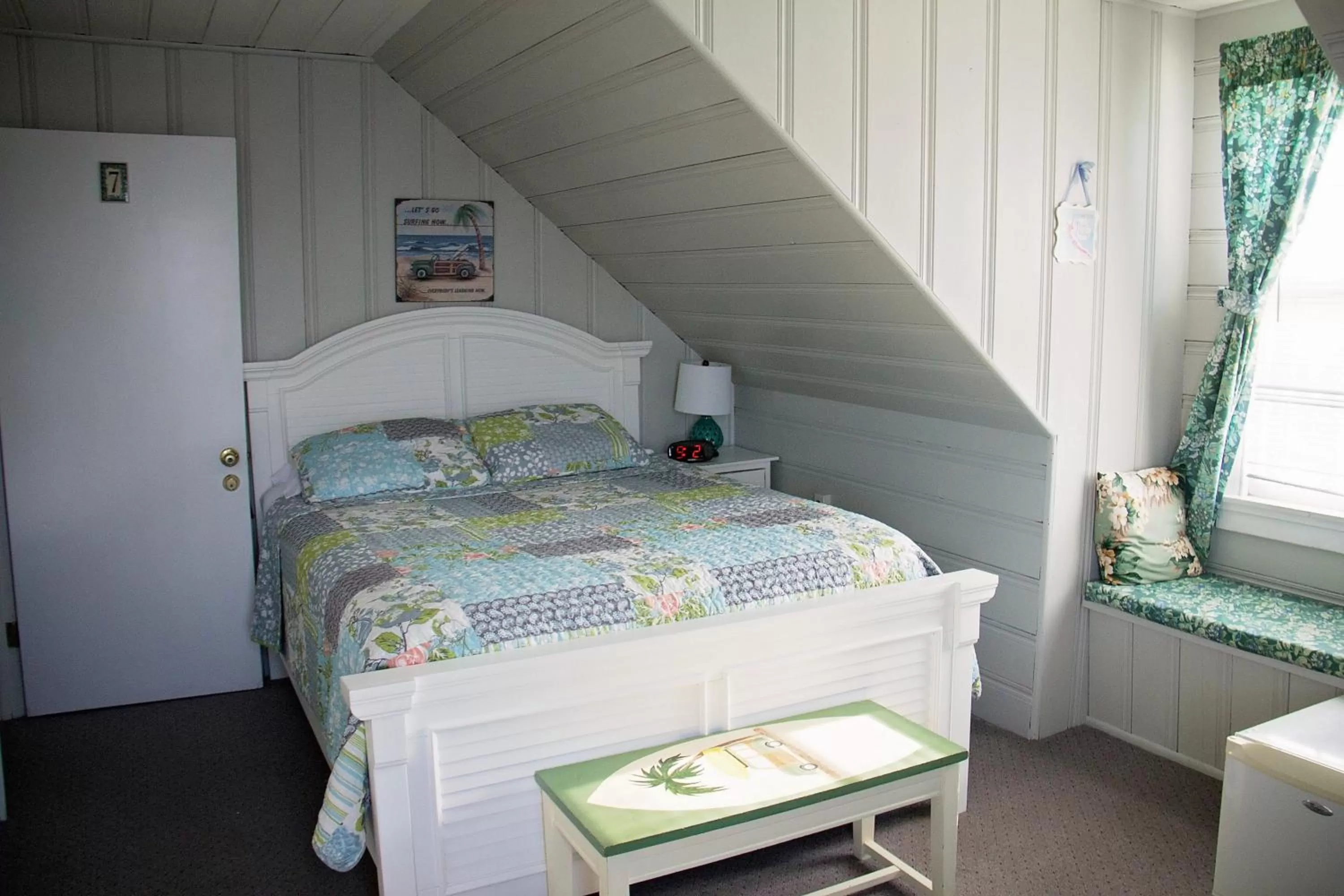 Bedroom, Bed in Atlantic House Bed & Breakfast