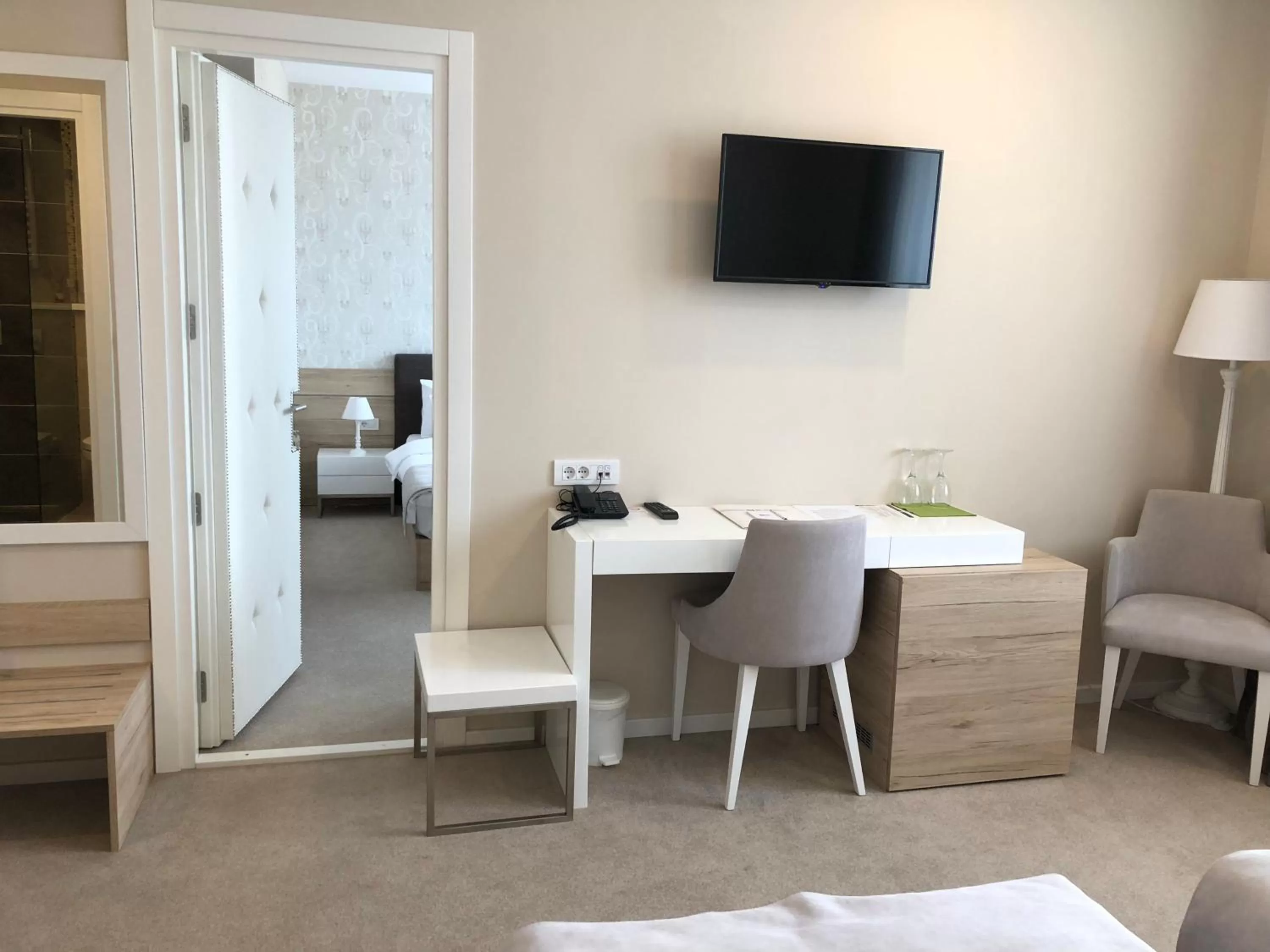 TV and multimedia, TV/Entertainment Center in IG Hotel