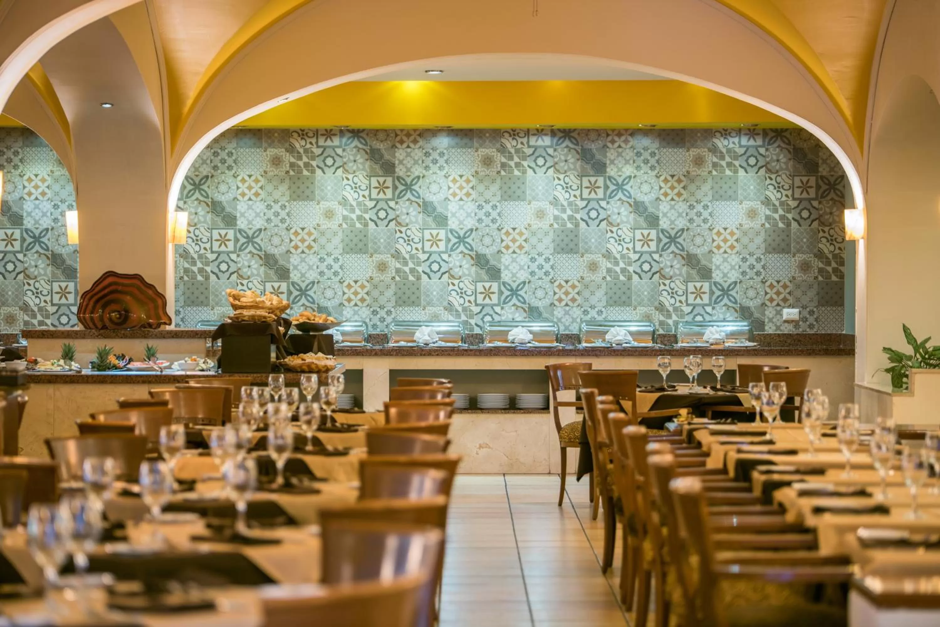 Restaurant/places to eat in Holiday Inn Guadalajara Expo Plaza del Sol by IHG