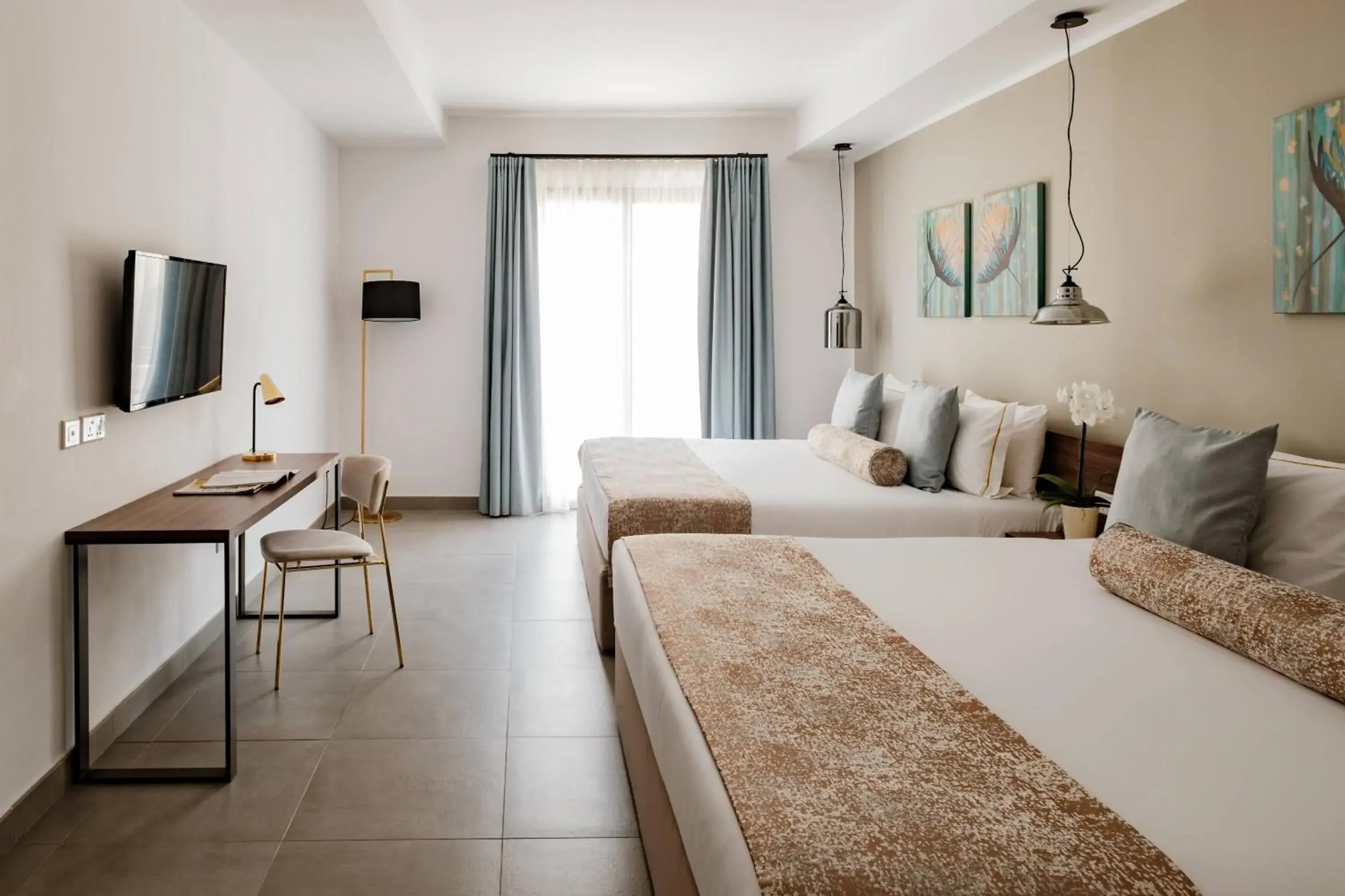 Family Room in 1926 Le Soleil Hotel & Spa Family Room in 1926 Le Soleil Hotel & Spa