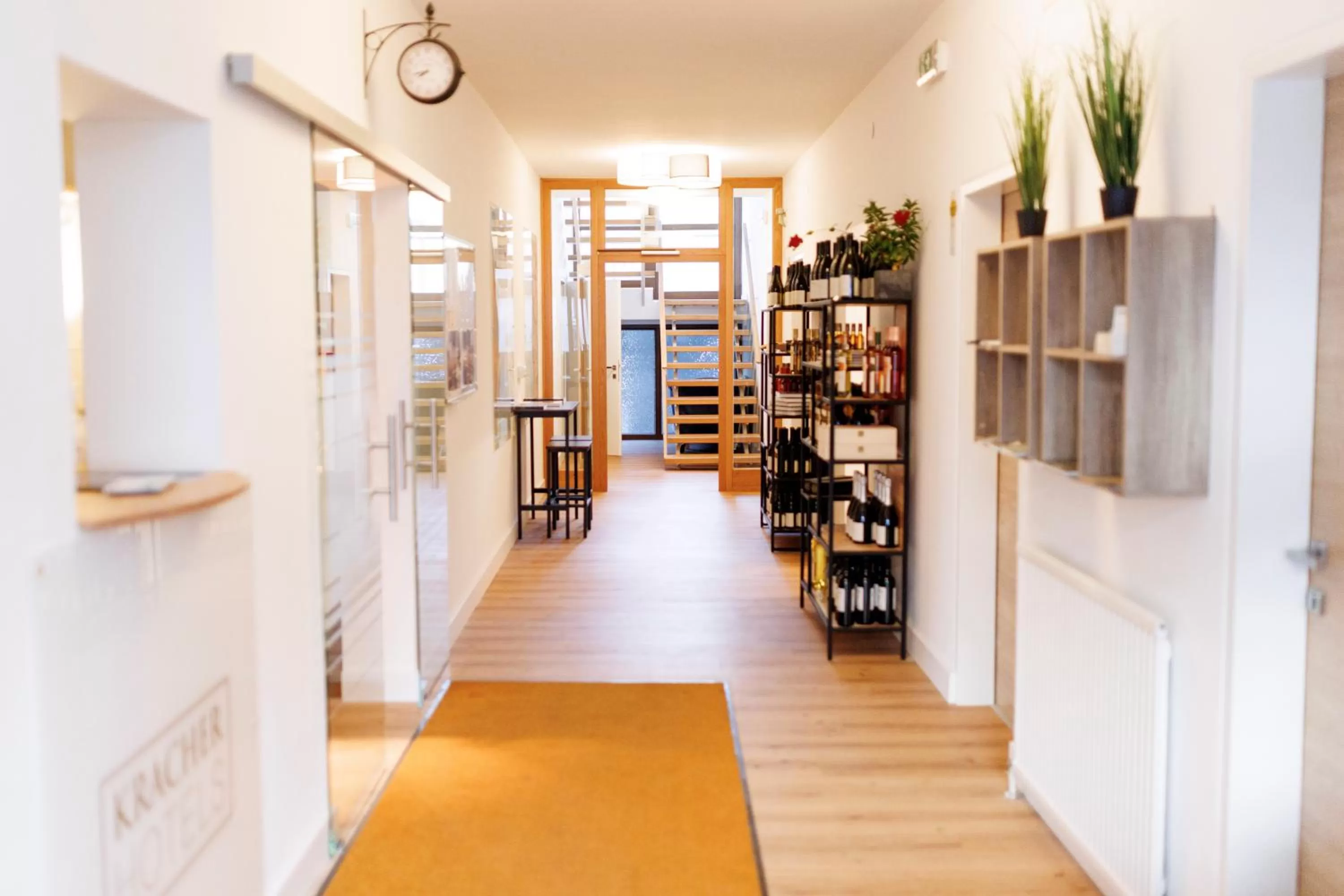 Staff in Kracher Hotel Doppelzimmer