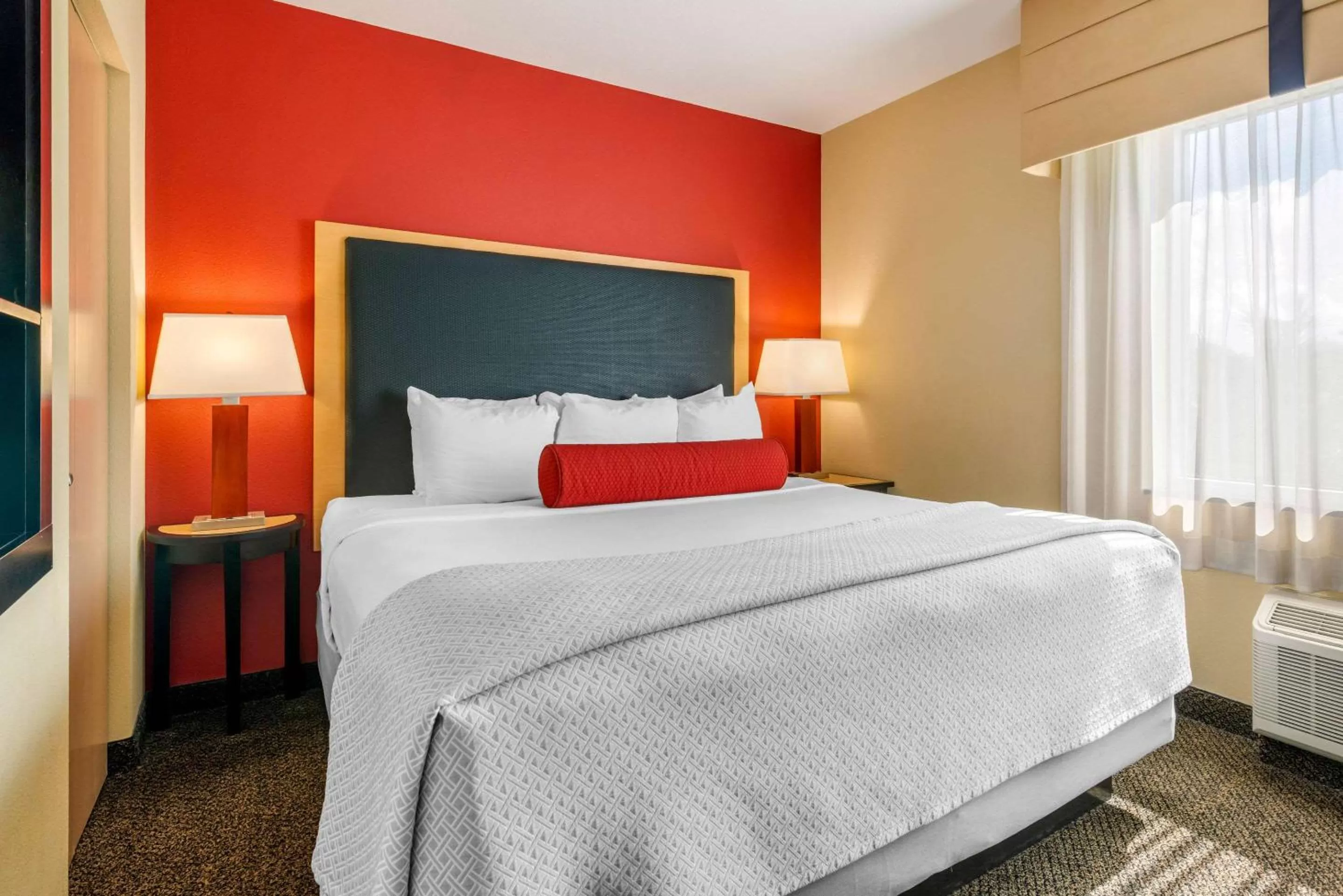 Bed in Cambria Hotel Ft Lauderdale, Airport South & Cruise Port