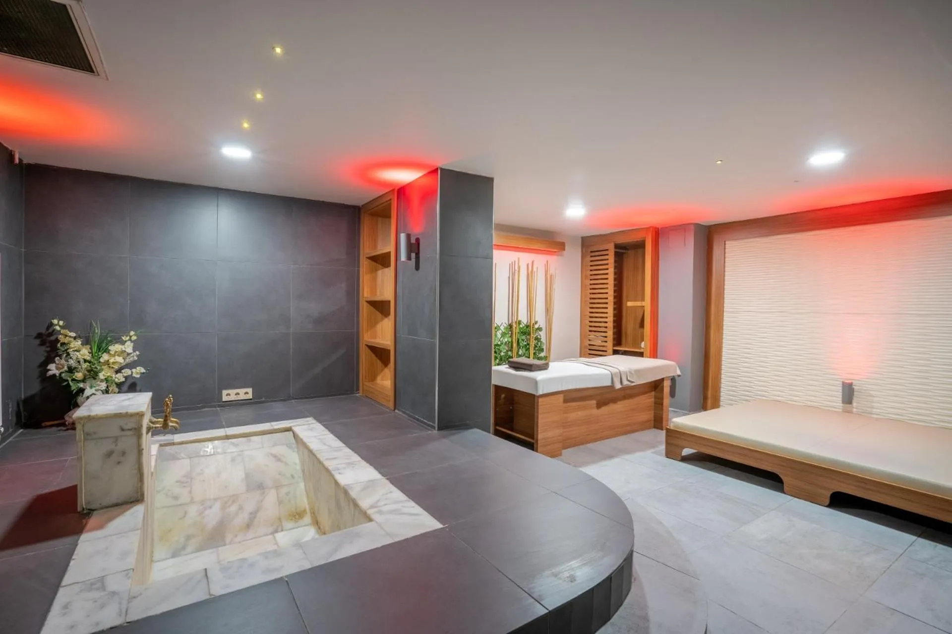 Spa and wellness centre/facilities, Bed in Buyuk Velic Hotel