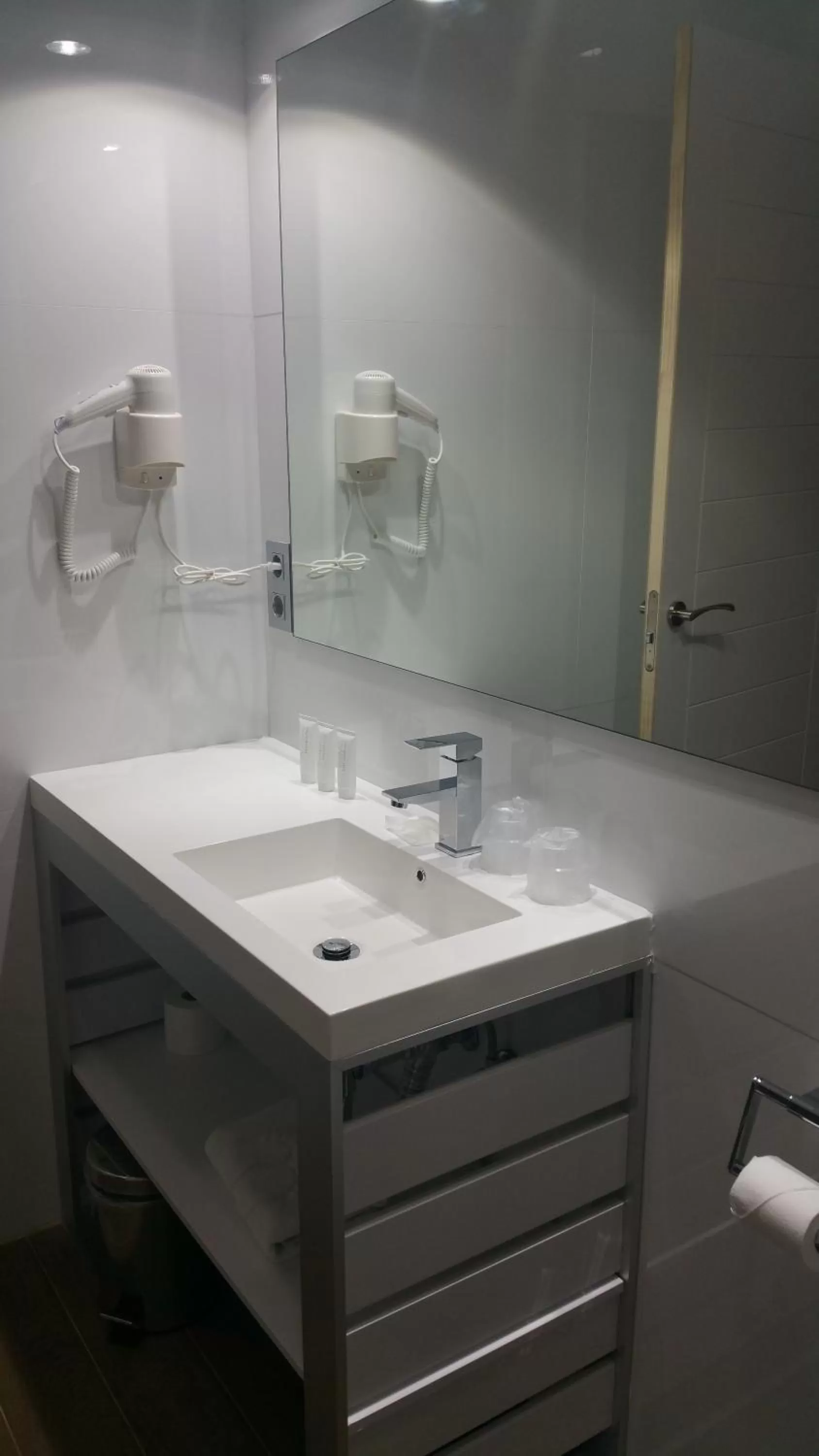 Photo of the whole room in Hotel Art Santander