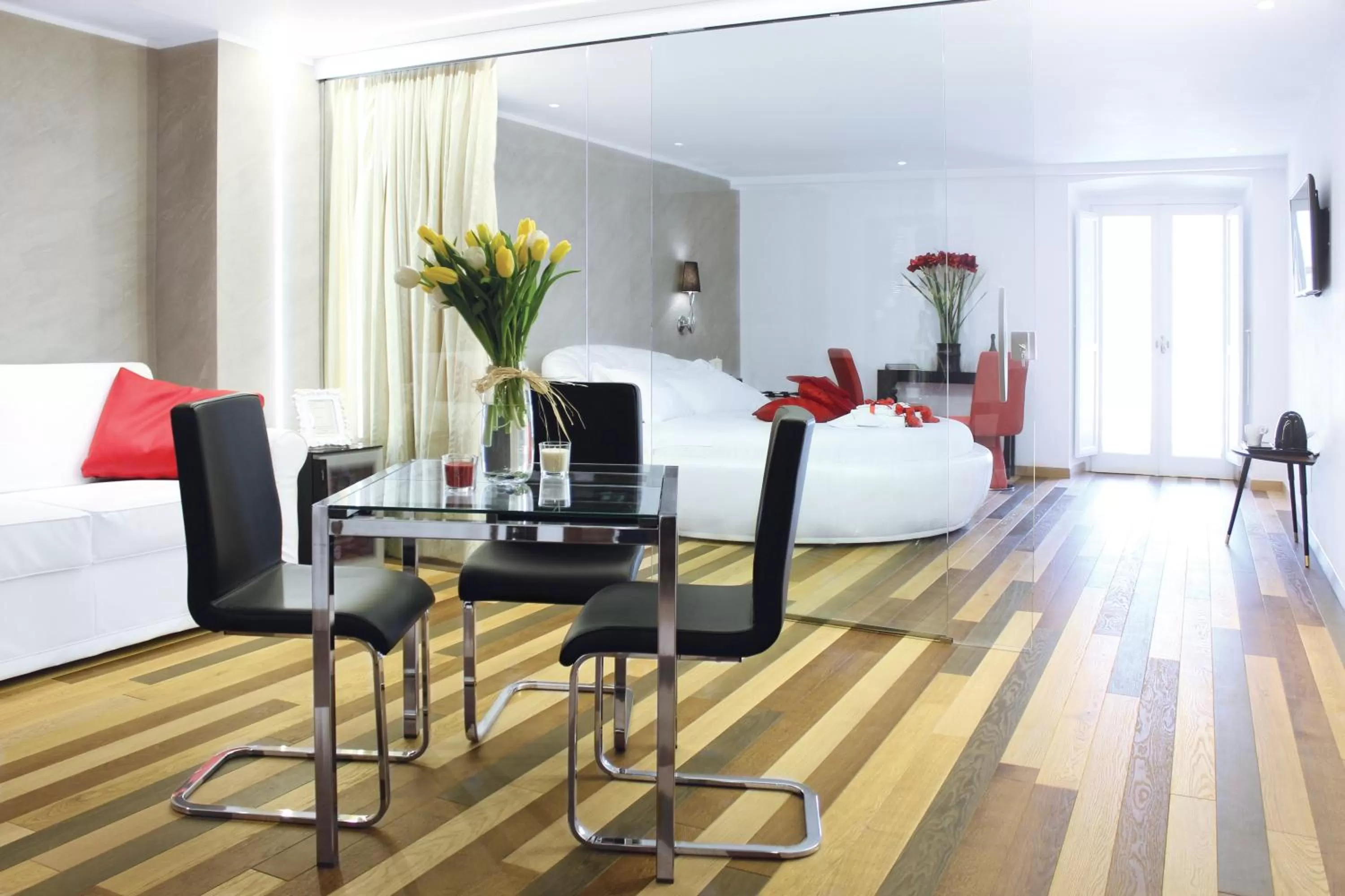 Decorative detail in Hub Navona