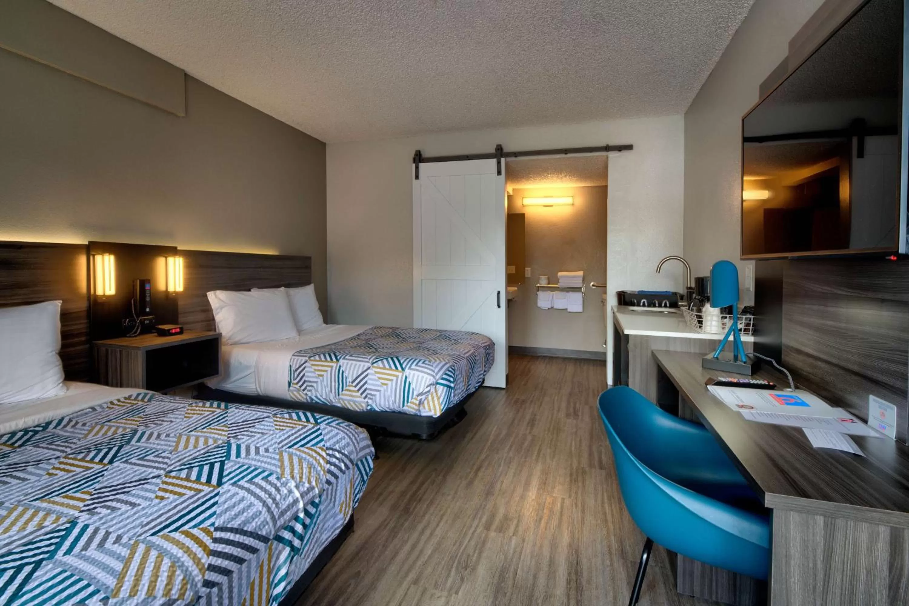 Photo of the whole room in Studio 6 Grand Junction, CO