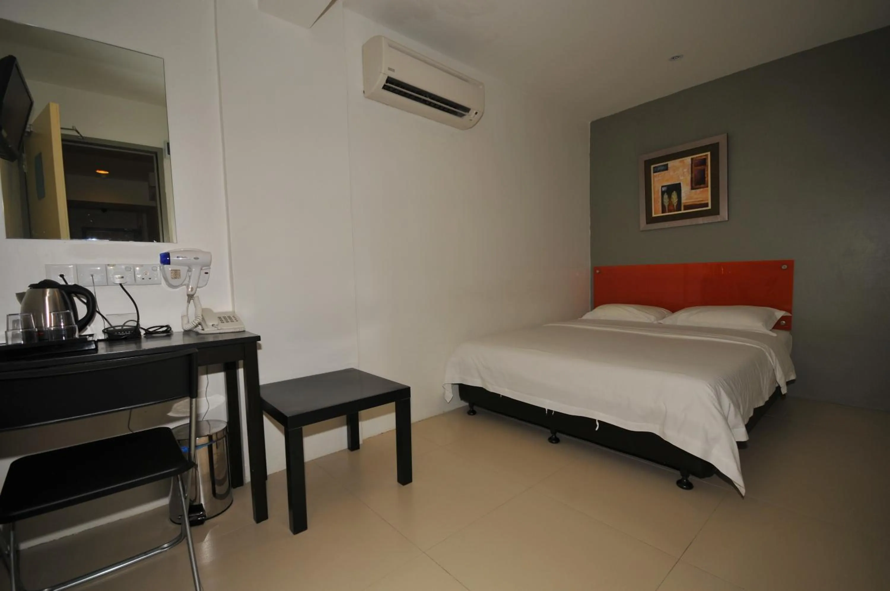 Photo of the whole room, Bed in M Design Hotel @ Pandan Indah