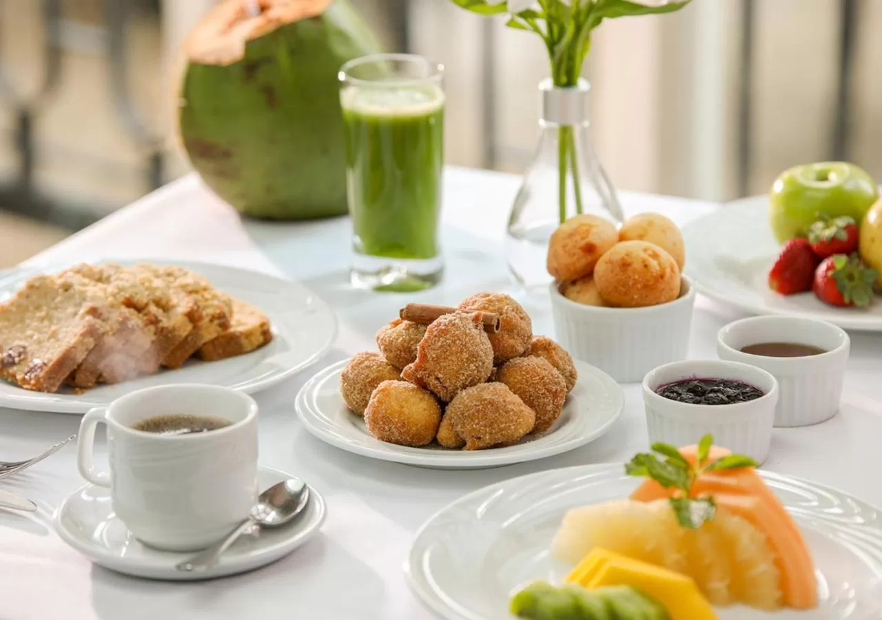 Meals in Estanplaza Funchal Faria Lima