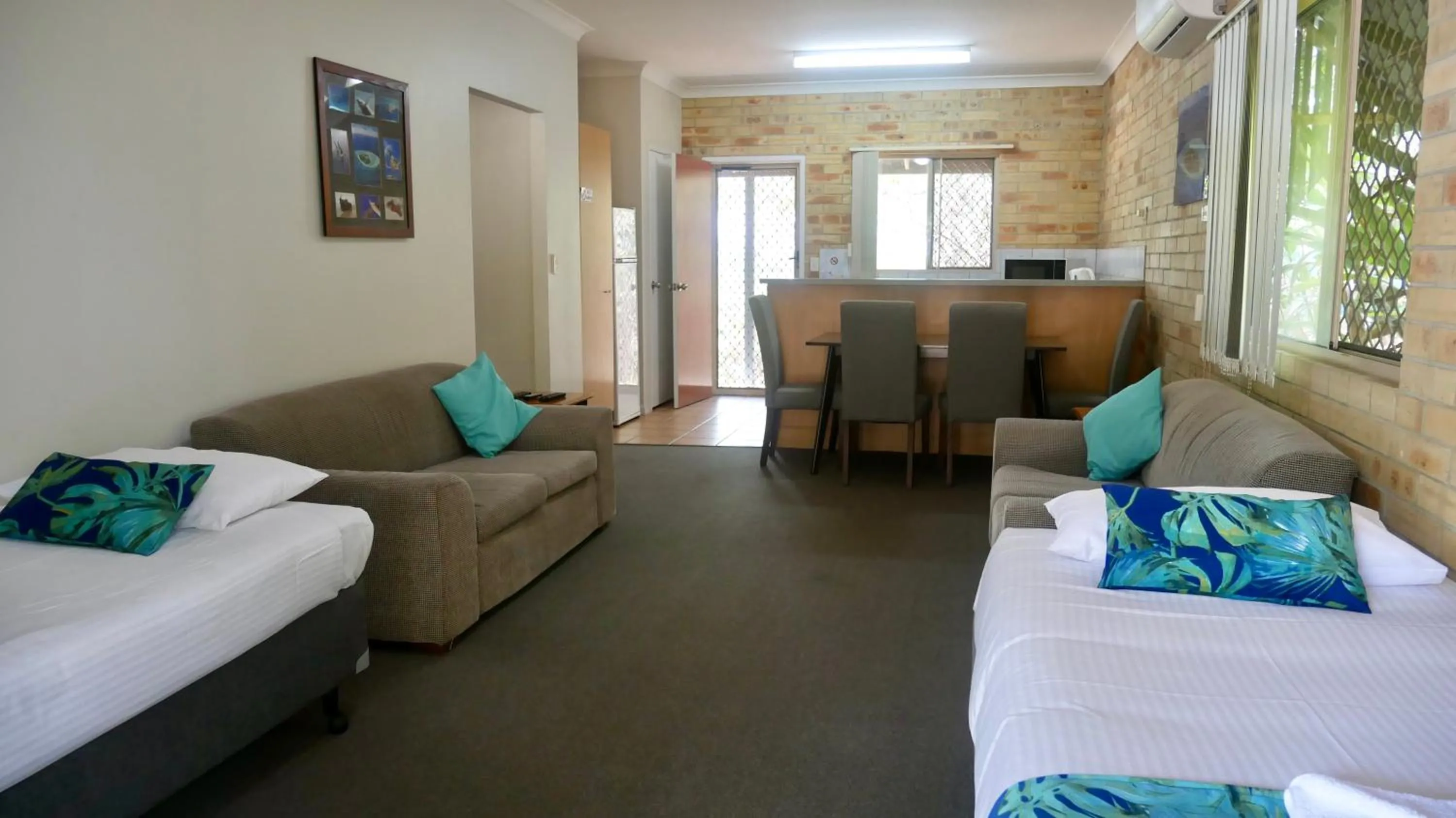 Bed in Emeraldene Inn & Eco-Lodge