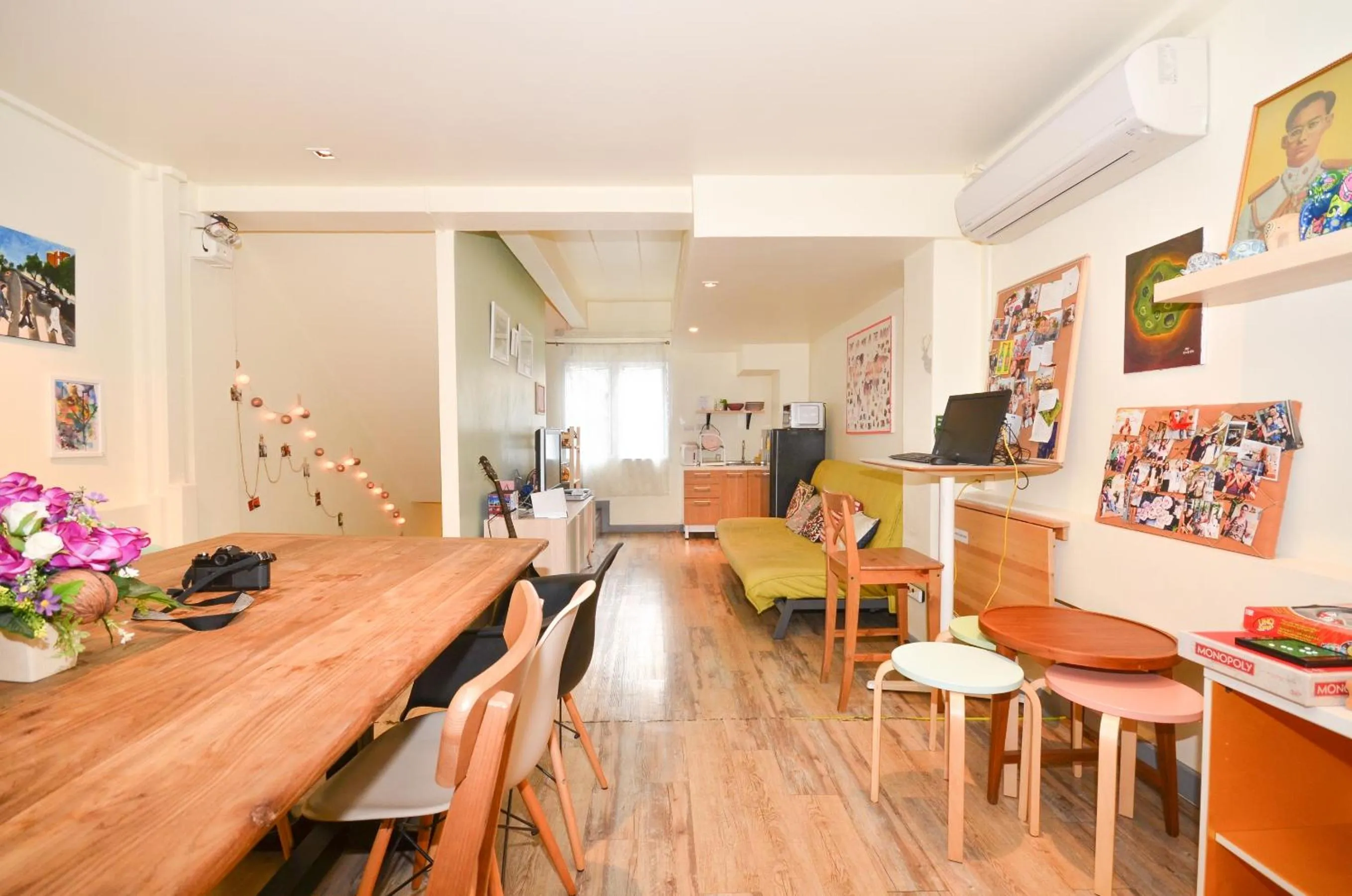 Communal lounge/ TV room in Good Day Hostel