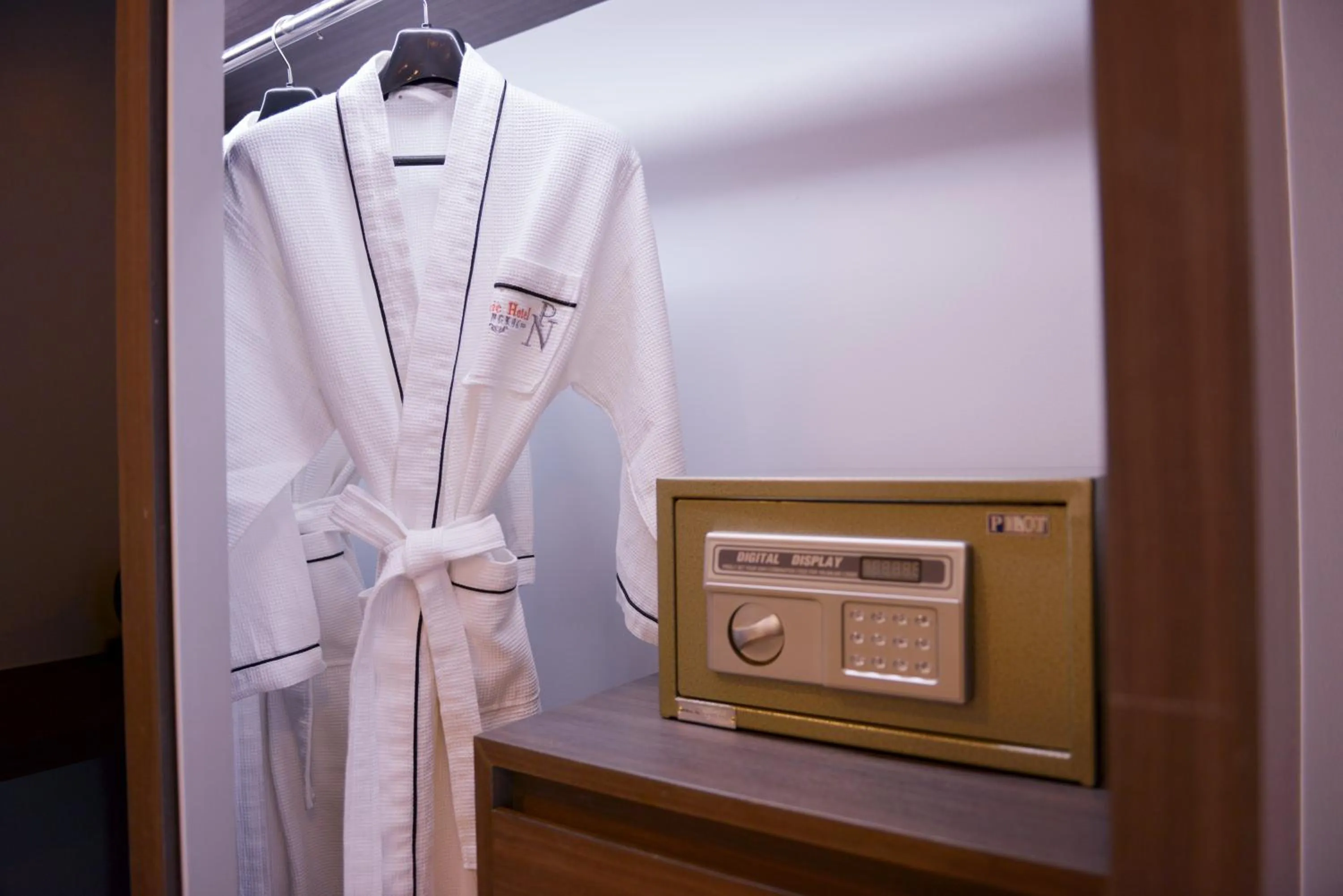 Photo of the whole room in Picnic Hotel Bangkok - Rang Nam