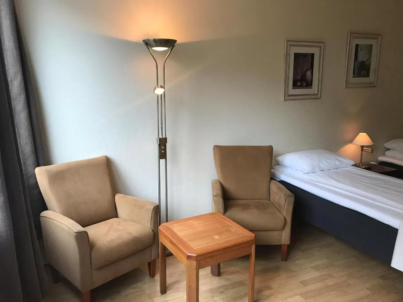 Photo of the whole room, Bed in Øren Hotel