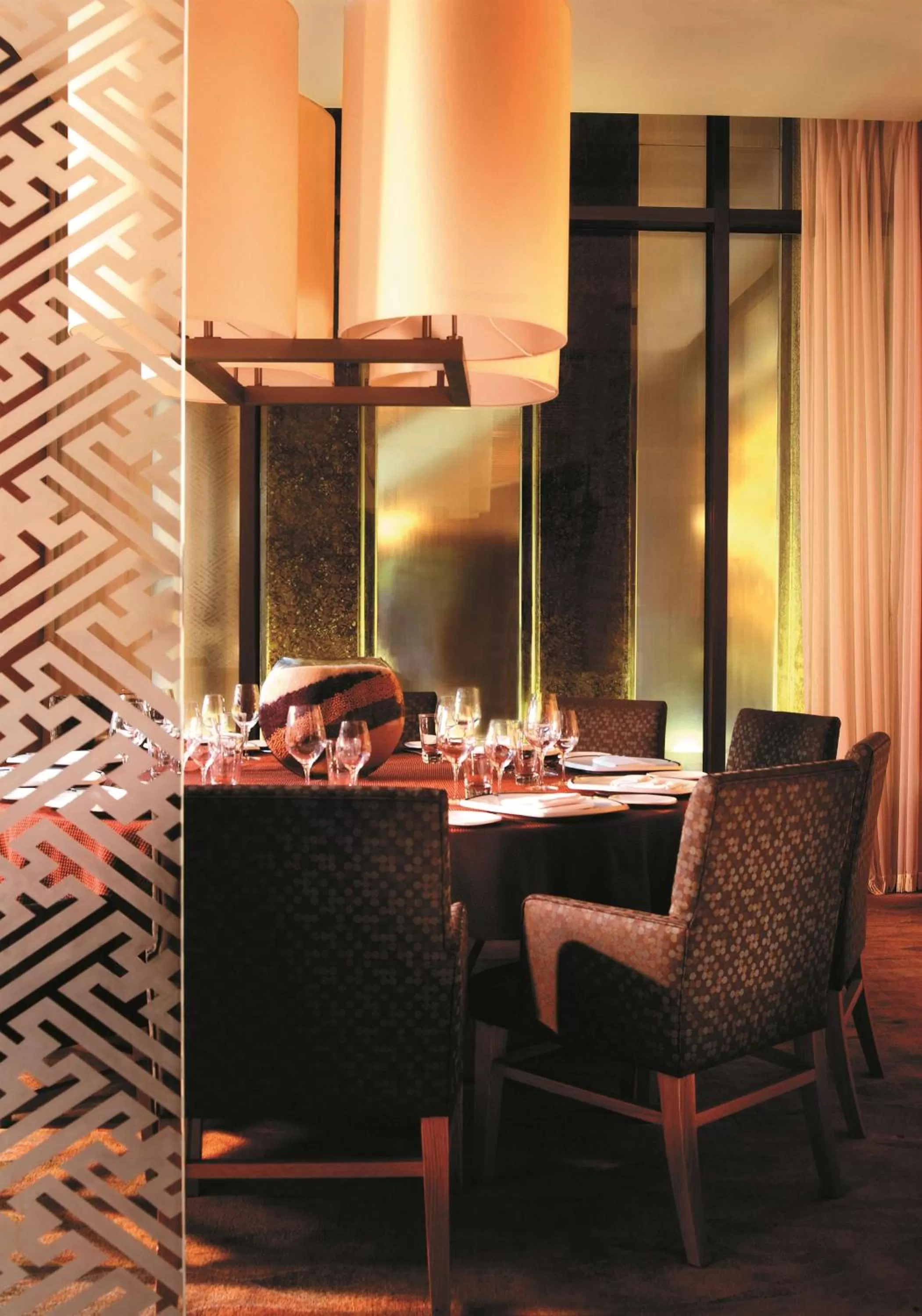 Restaurant/places to eat in Shangri-La Dalian