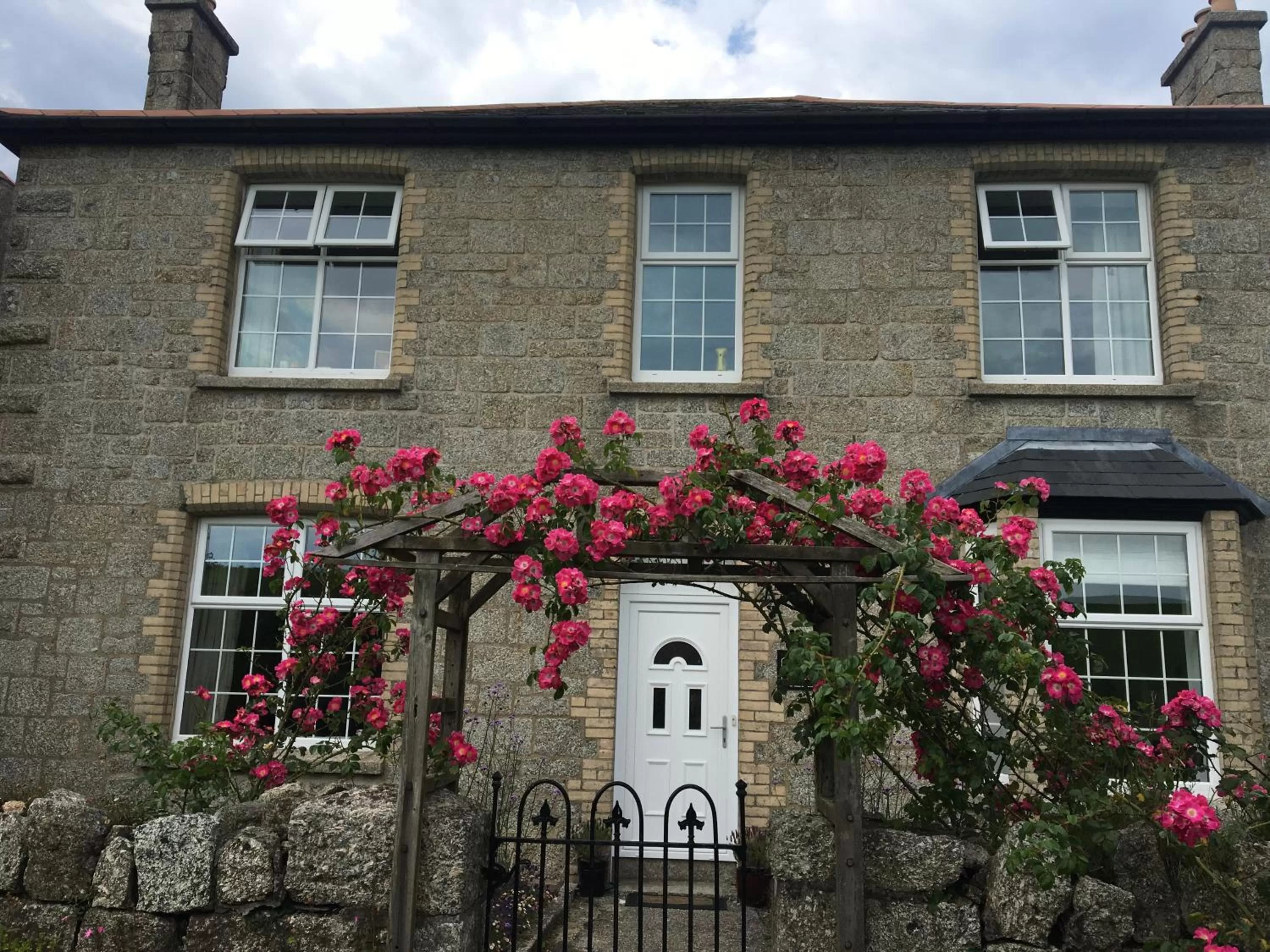 Facade/entrance, Property Building in Treganoon House, Lanlivery