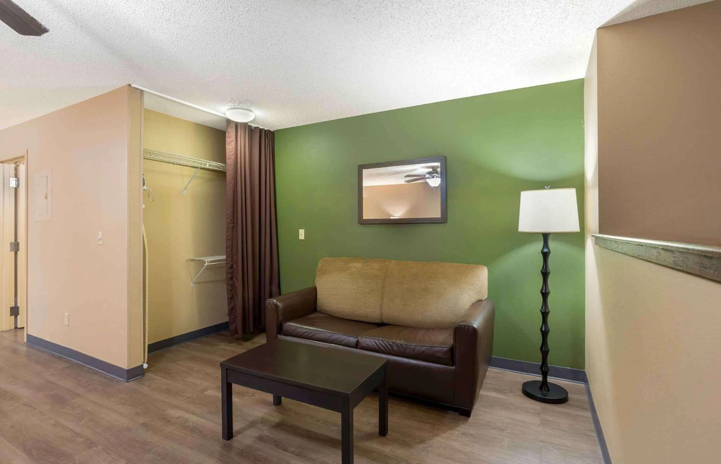 Bedroom in Extended Stay America Suites - Minneapolis - Maple Grove