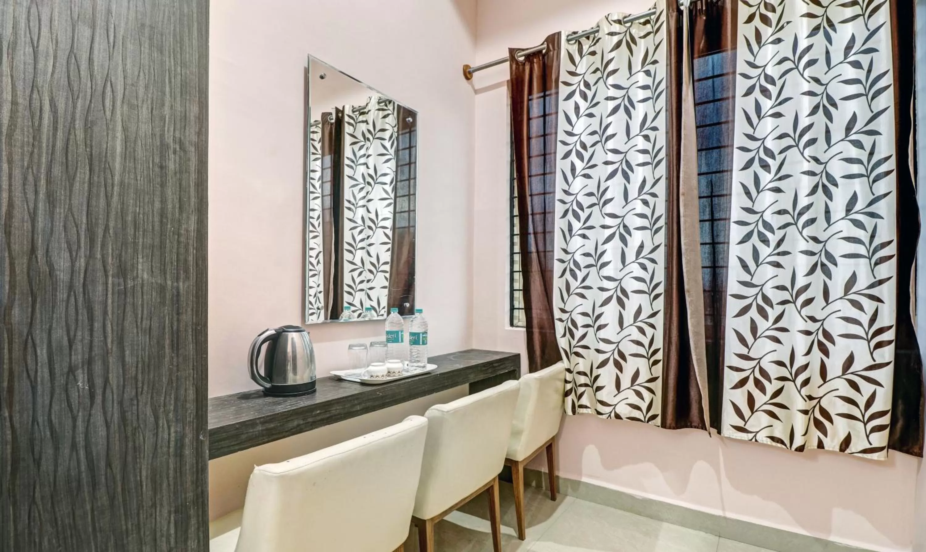 Coffee/tea facilities in Treebo Trend Grand JP Inn