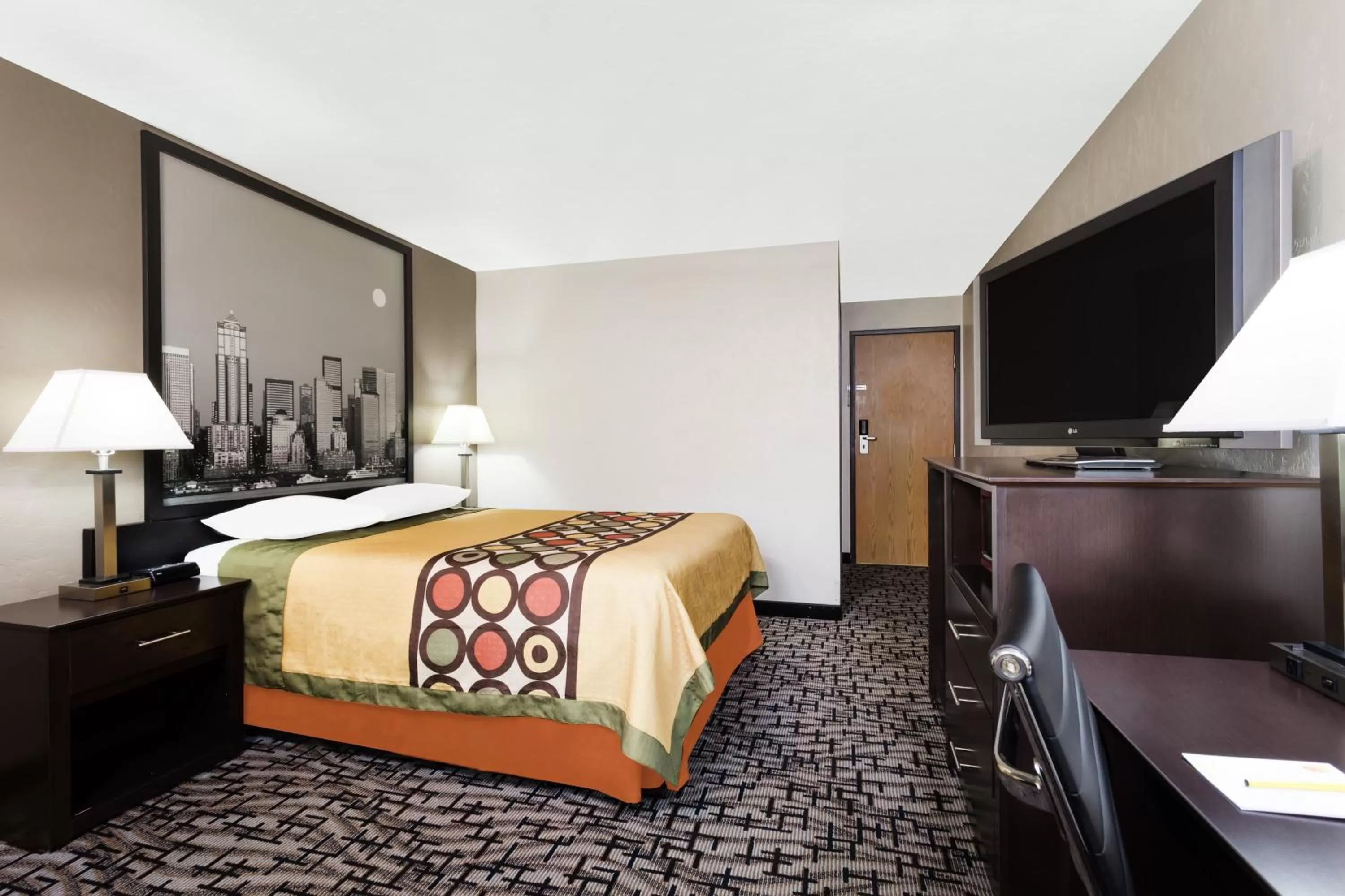 Bed in Super 8 by Wyndham Bremerton