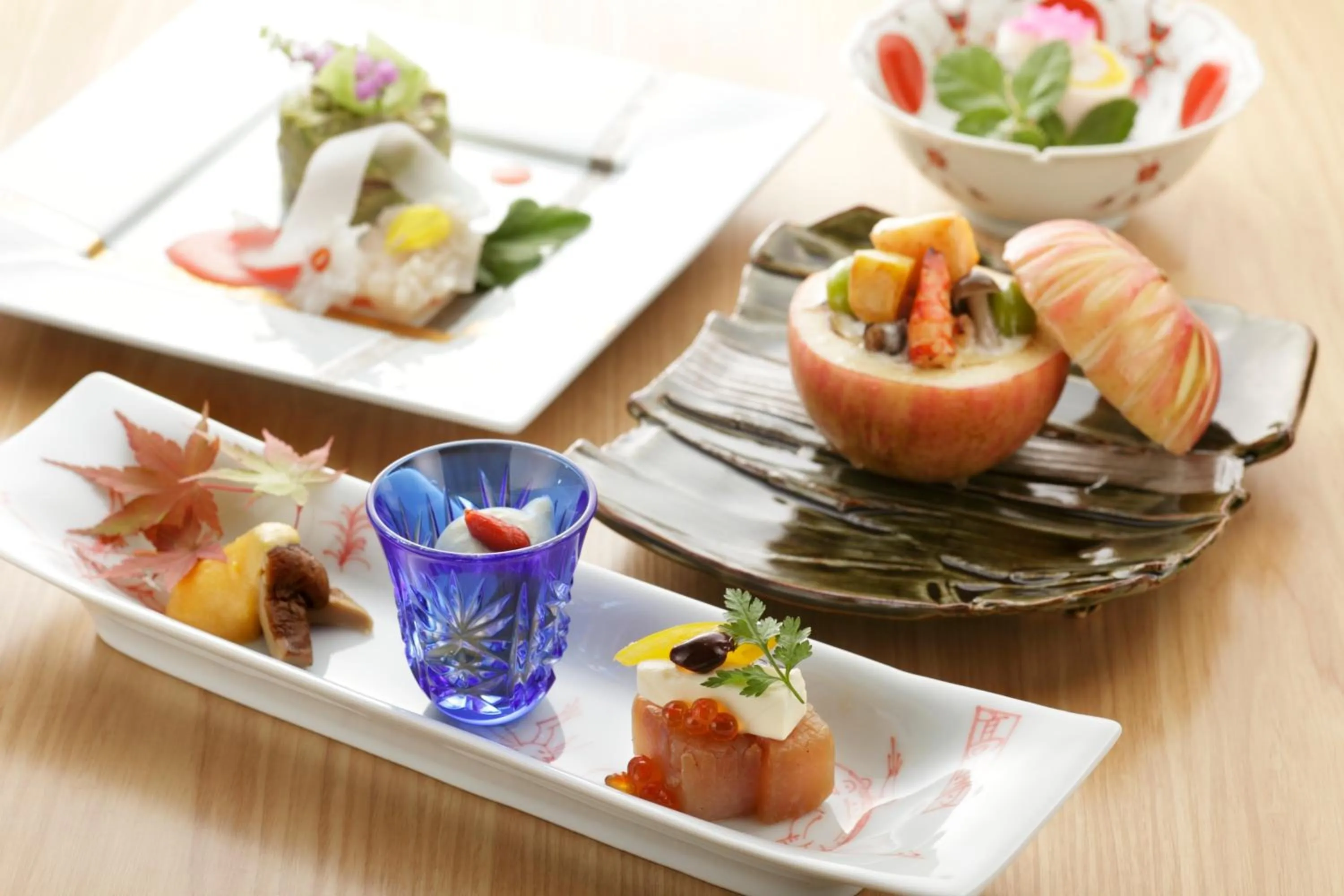 Food and drinks in Hotel Niwa Tokyo