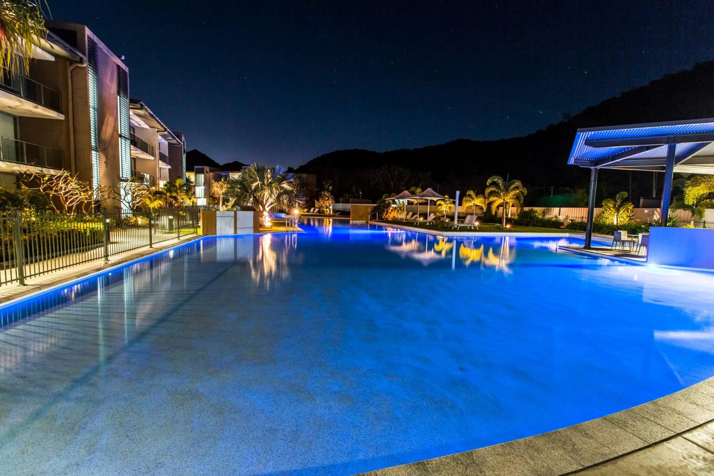 Swimming pool in Peppers Blue on Blue