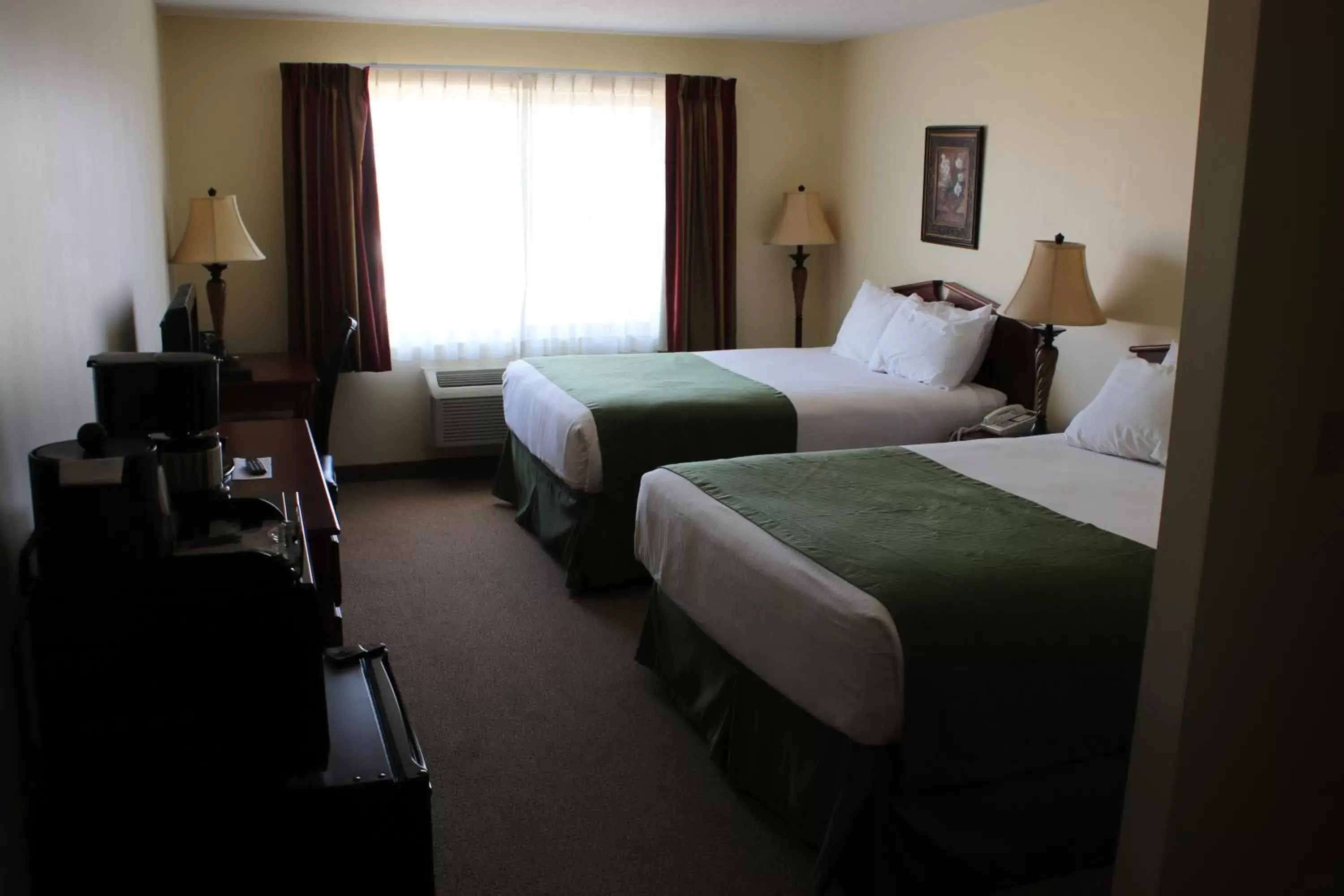 Standard Double Room - single occupancy in The Edgewood Hotel and Suites Standard Double Room - single occupancy in The Edgewood Hotel and Suites