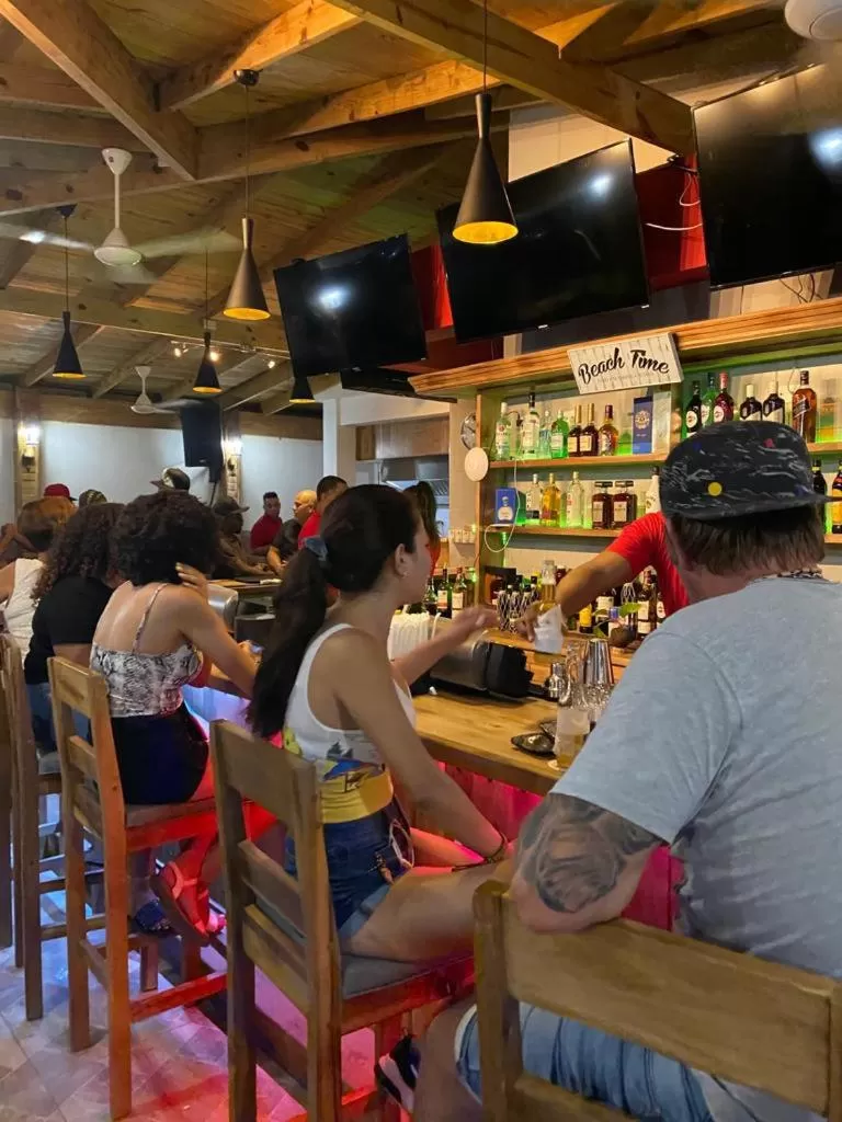 Restaurant/places to eat in Boca Grande Hotel Suites