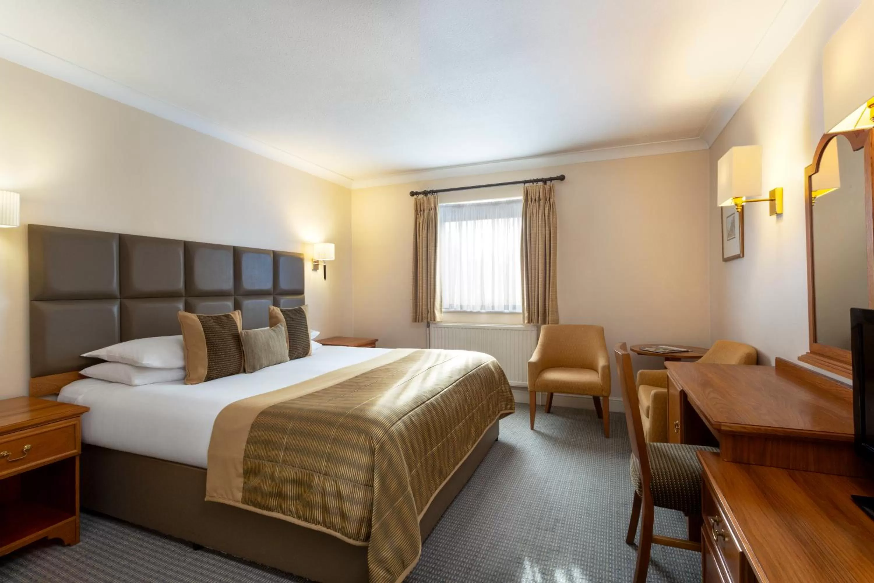 Photo of the whole room, Bed in Bridgewood Manor Hotel & Spa