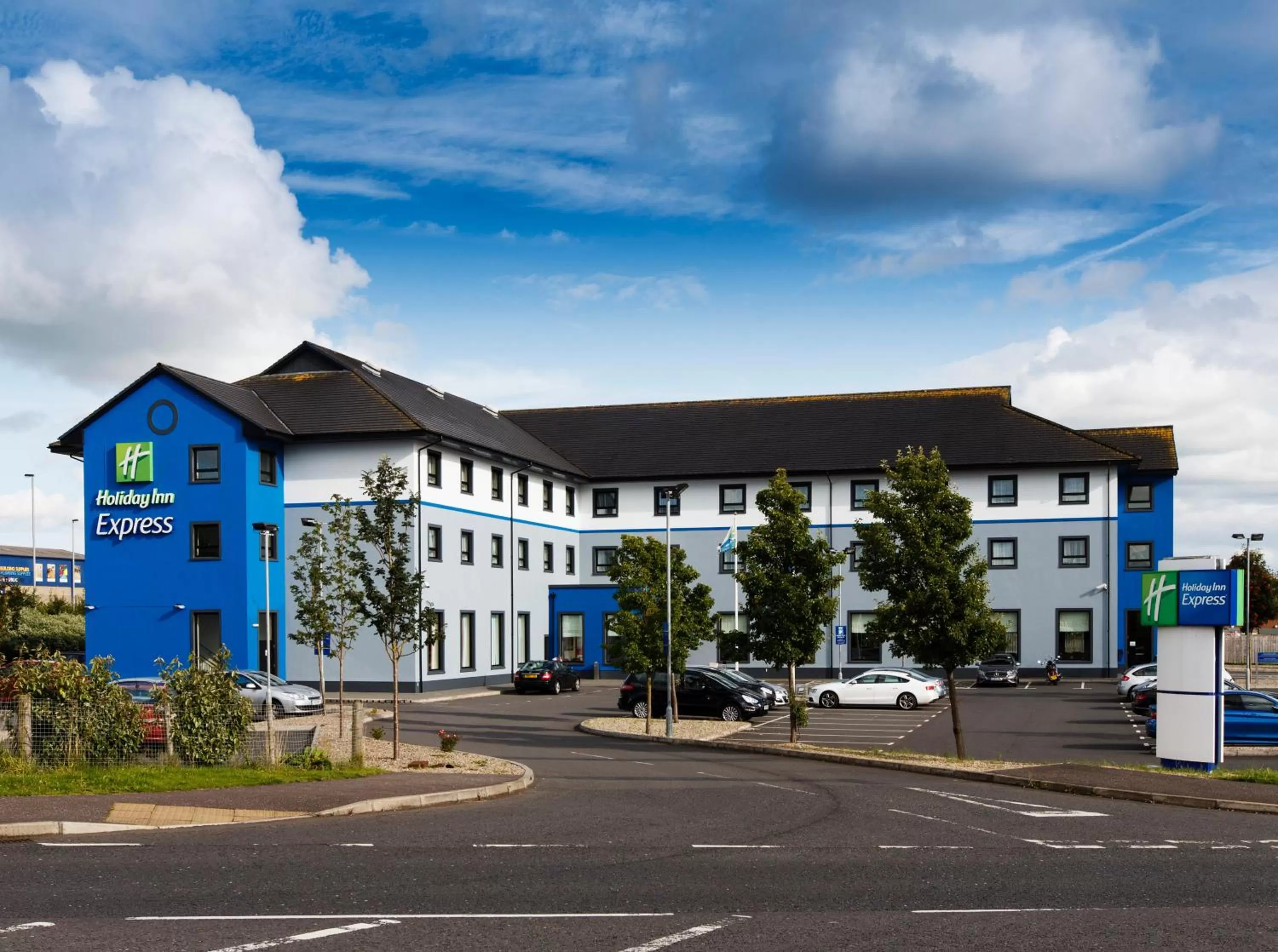 Property building in Holiday Inn Express Antrim by IHG