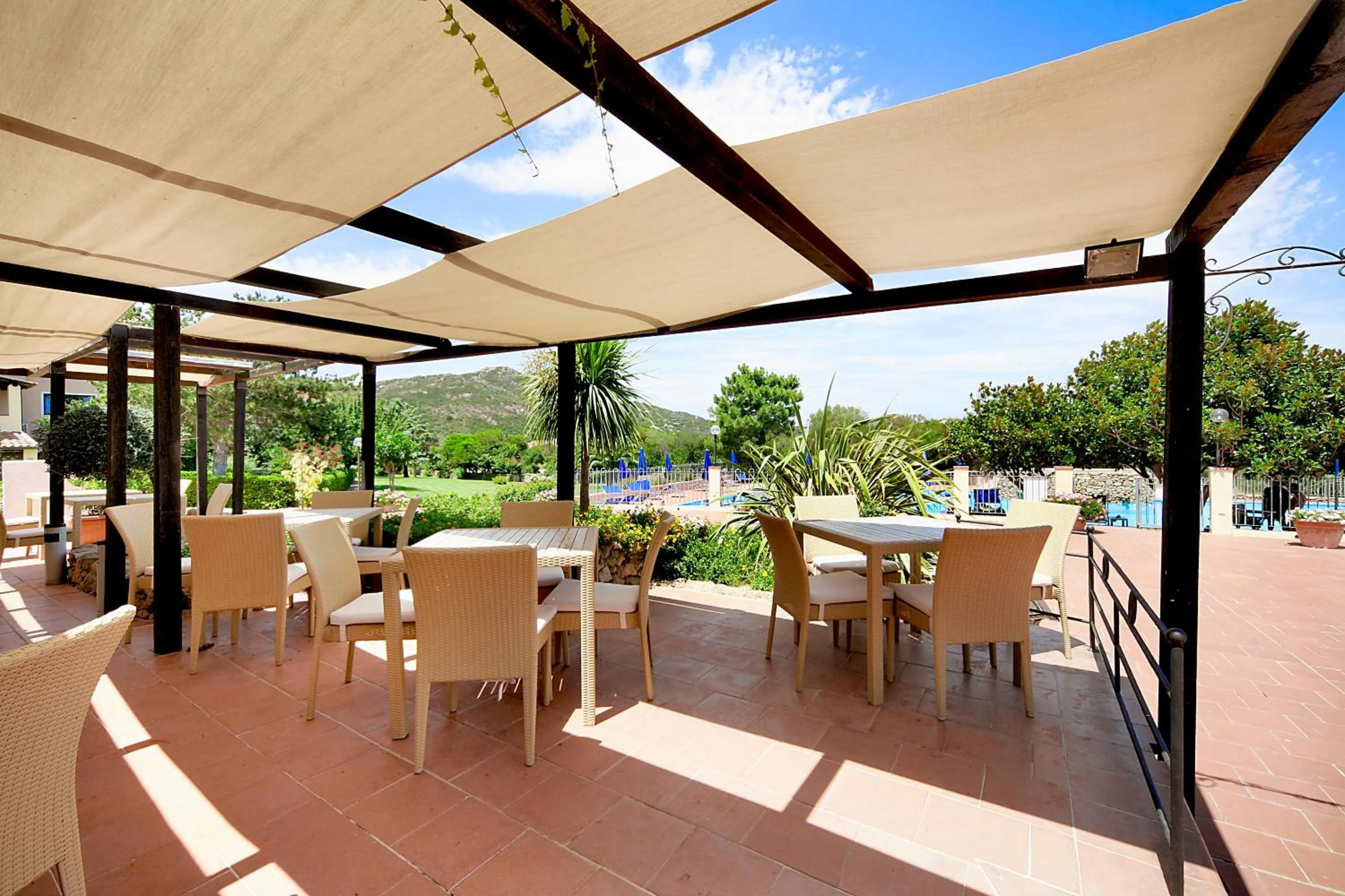 Lounge or bar in Colonna Beach Hotel Marinella