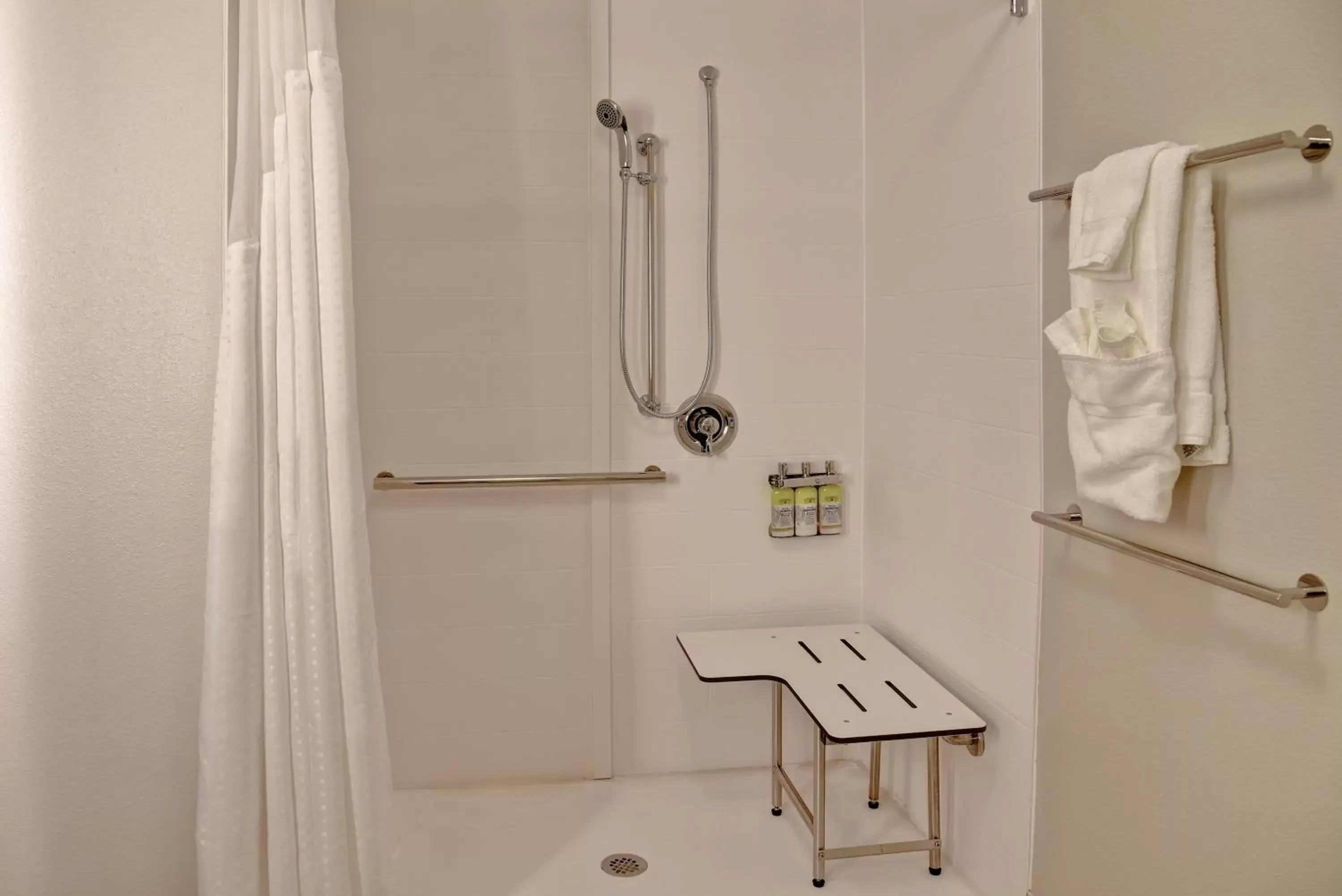 King Room - Mobility Access/Roll in Shower - Non-Smoking in Holiday Inn Express & Suites - Ottawa, an IHG Hotel King Room - Mobility Access/Roll in Shower - Non-Smoking in Holiday Inn Express & Suites - Ottawa, an IHG Hotel