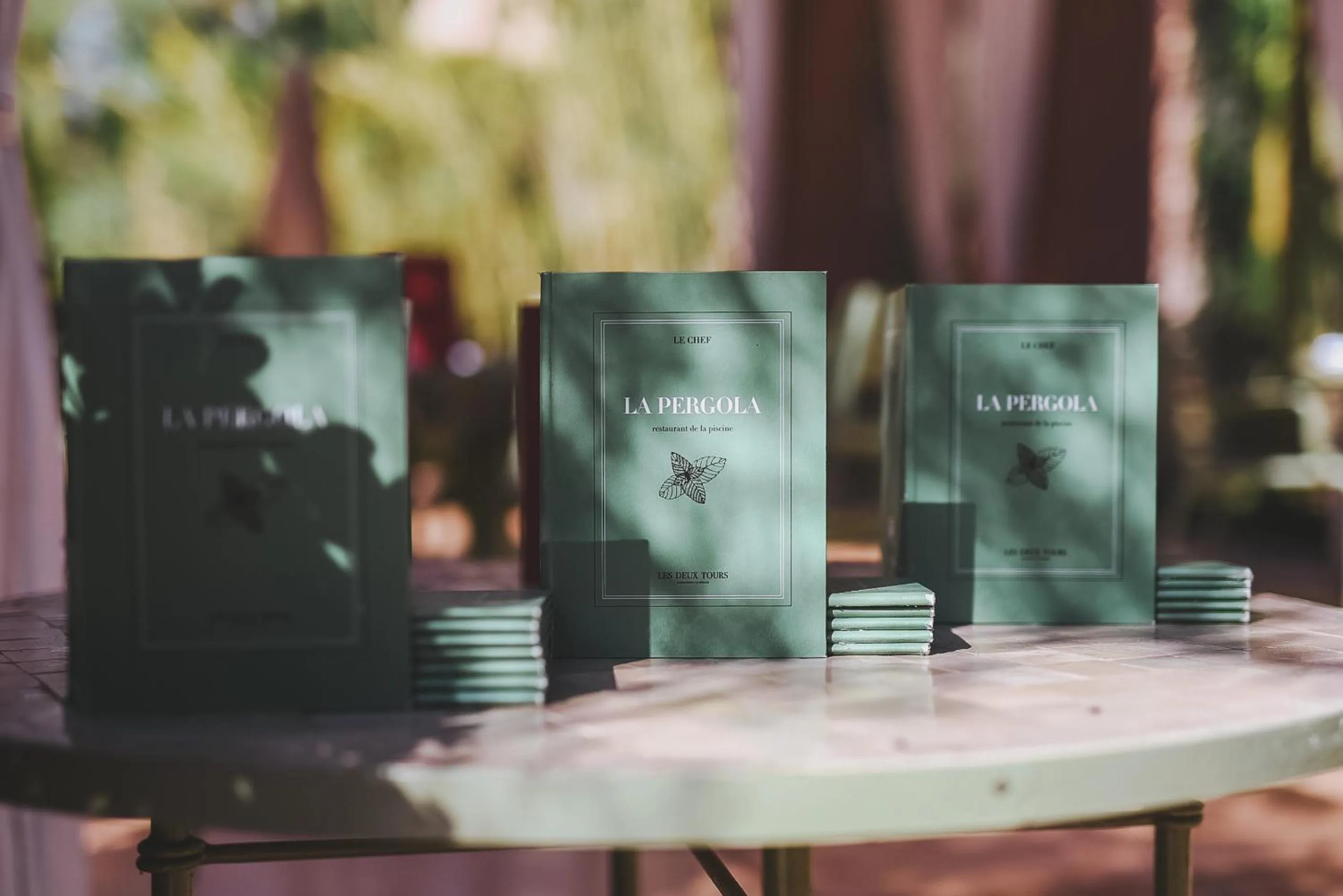 Restaurant/places to eat in Les Deux Tours