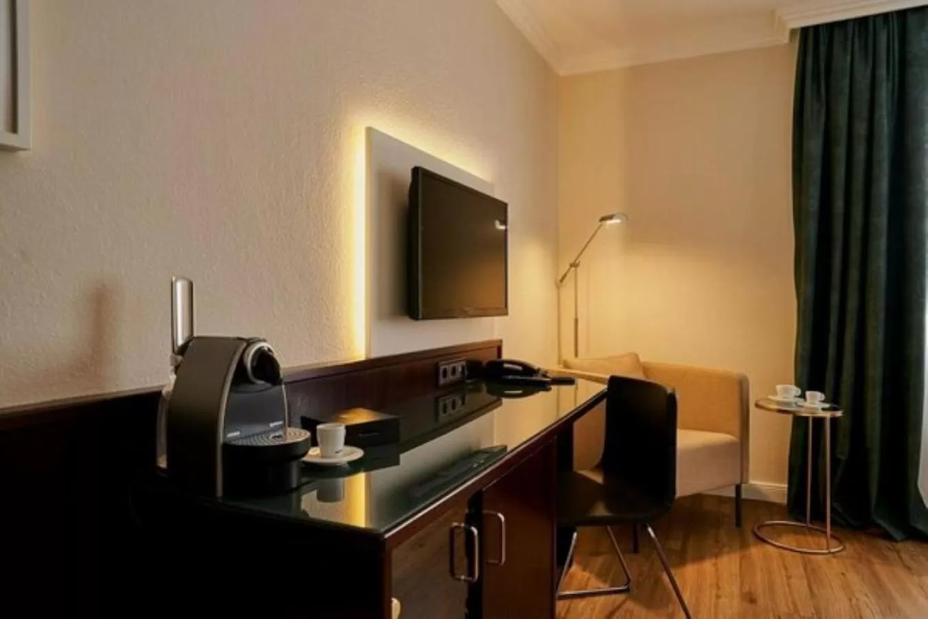 Photo of the whole room, TV/Entertainment Center in Hotel Wilhelm Busch