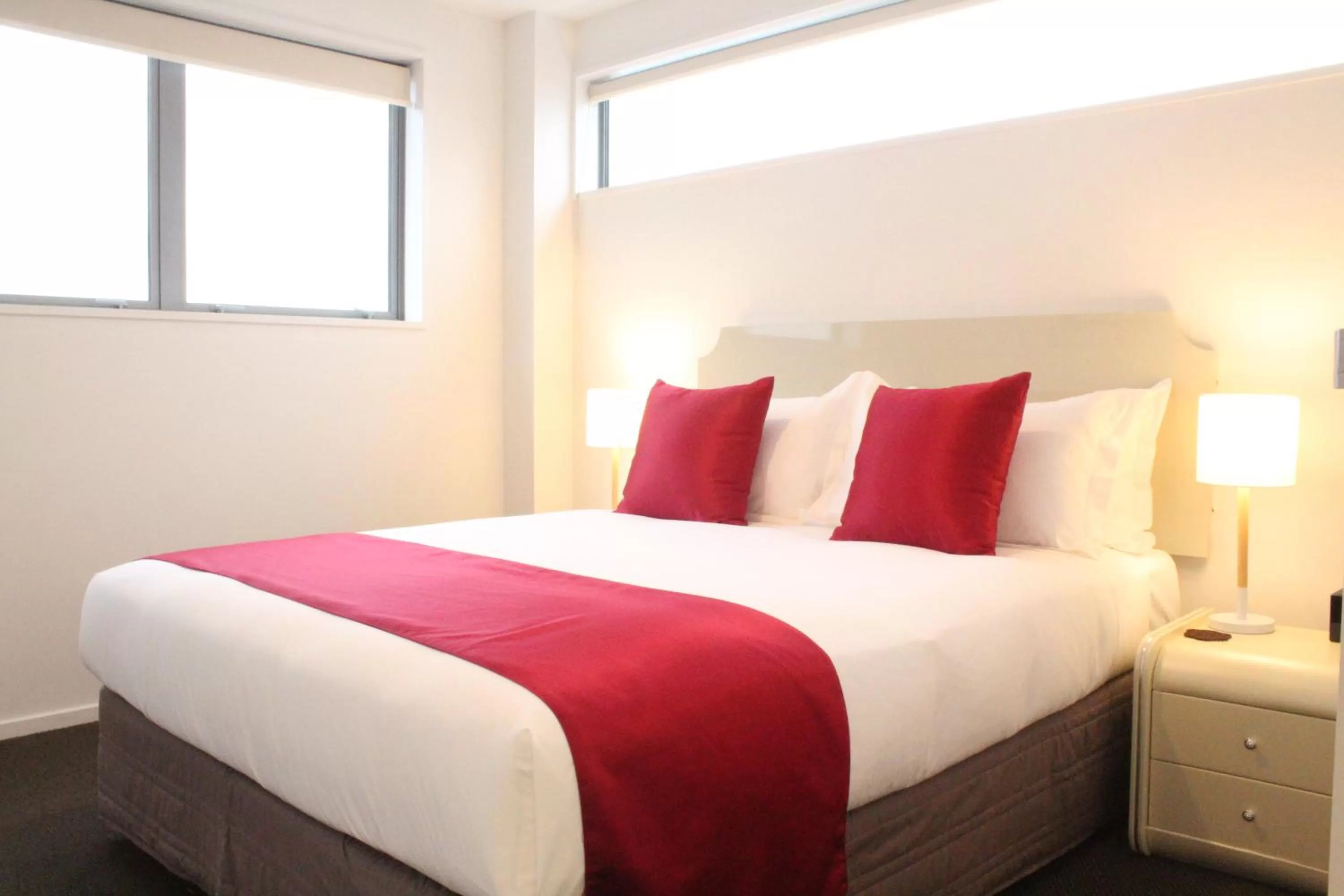 Bed in Bealey Plaza Motel