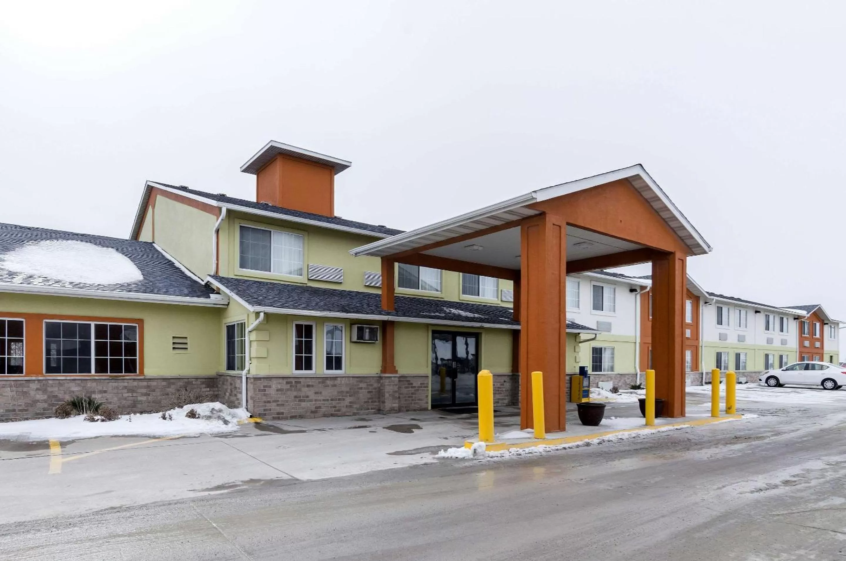 Property building in Quality Inn Osceola