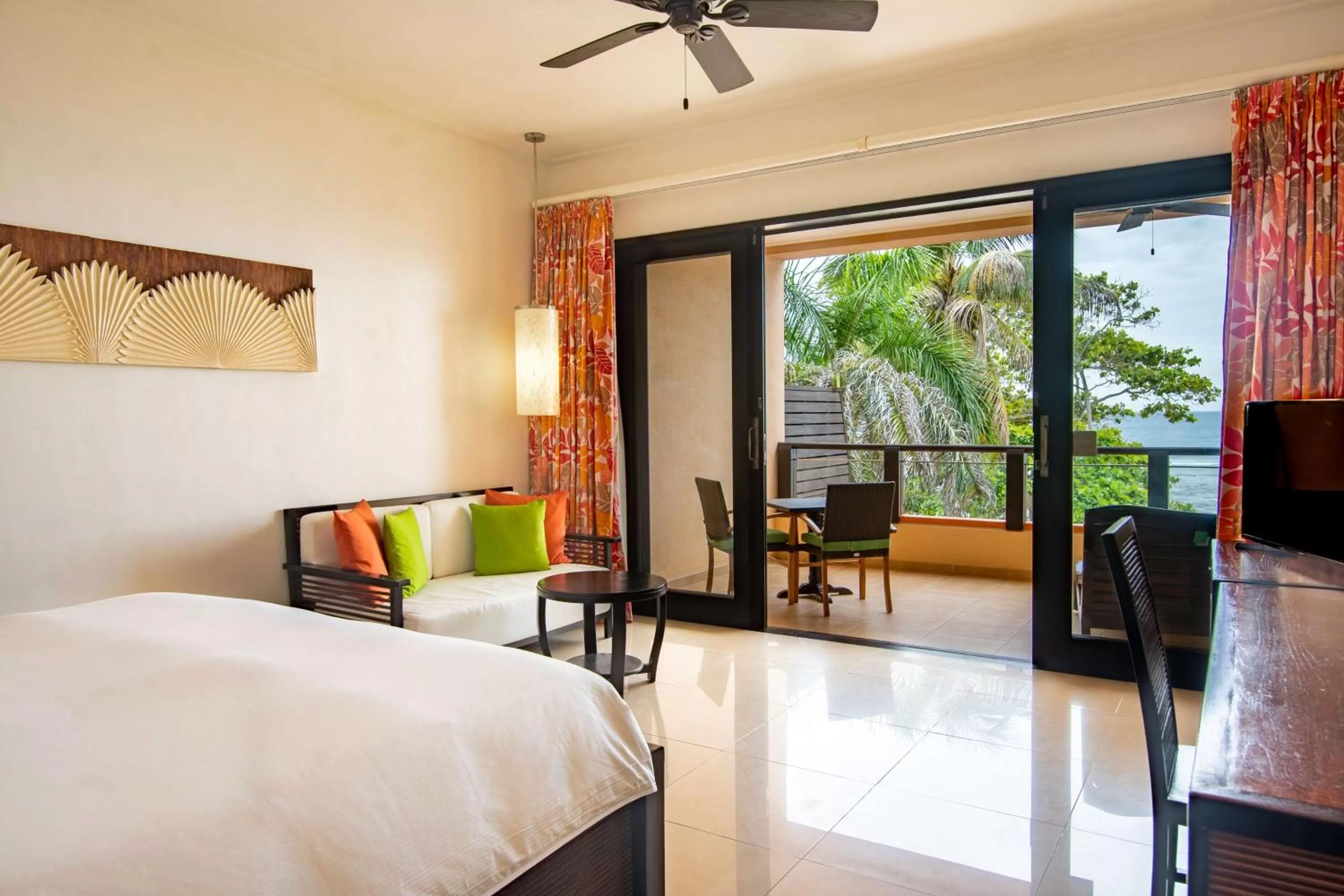 Bed in DoubleTree by Hilton Seychelles Allamanda Resort & Spa