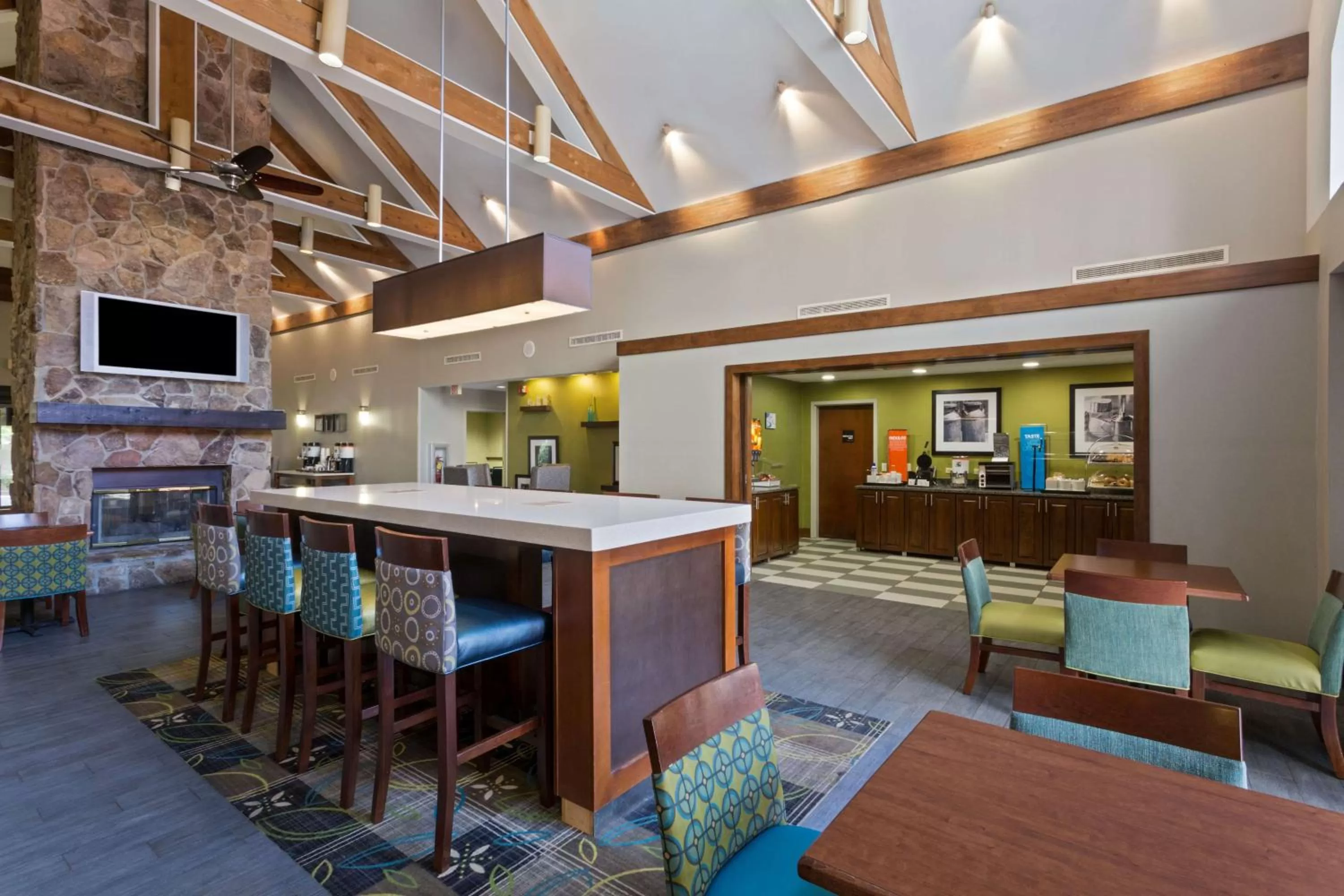 Dining area in Hampton Inn & Suites Atlanta/Duluth/Gwinnett