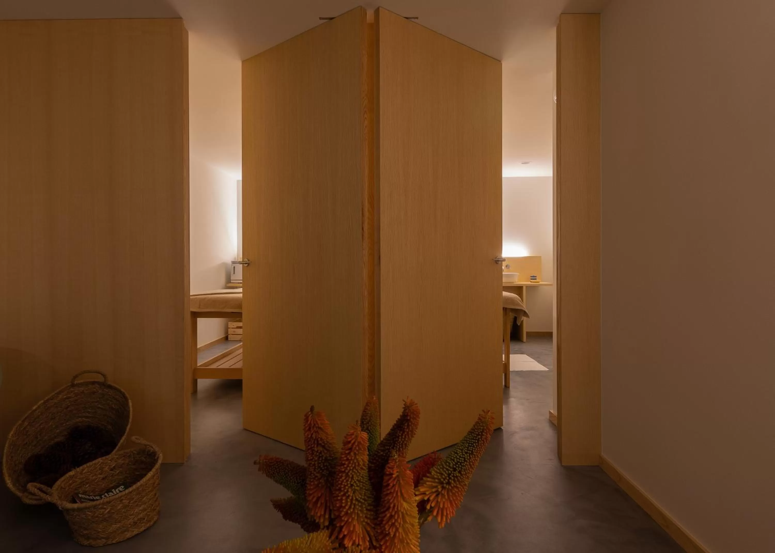 Massage, Bed in Hotel Meira