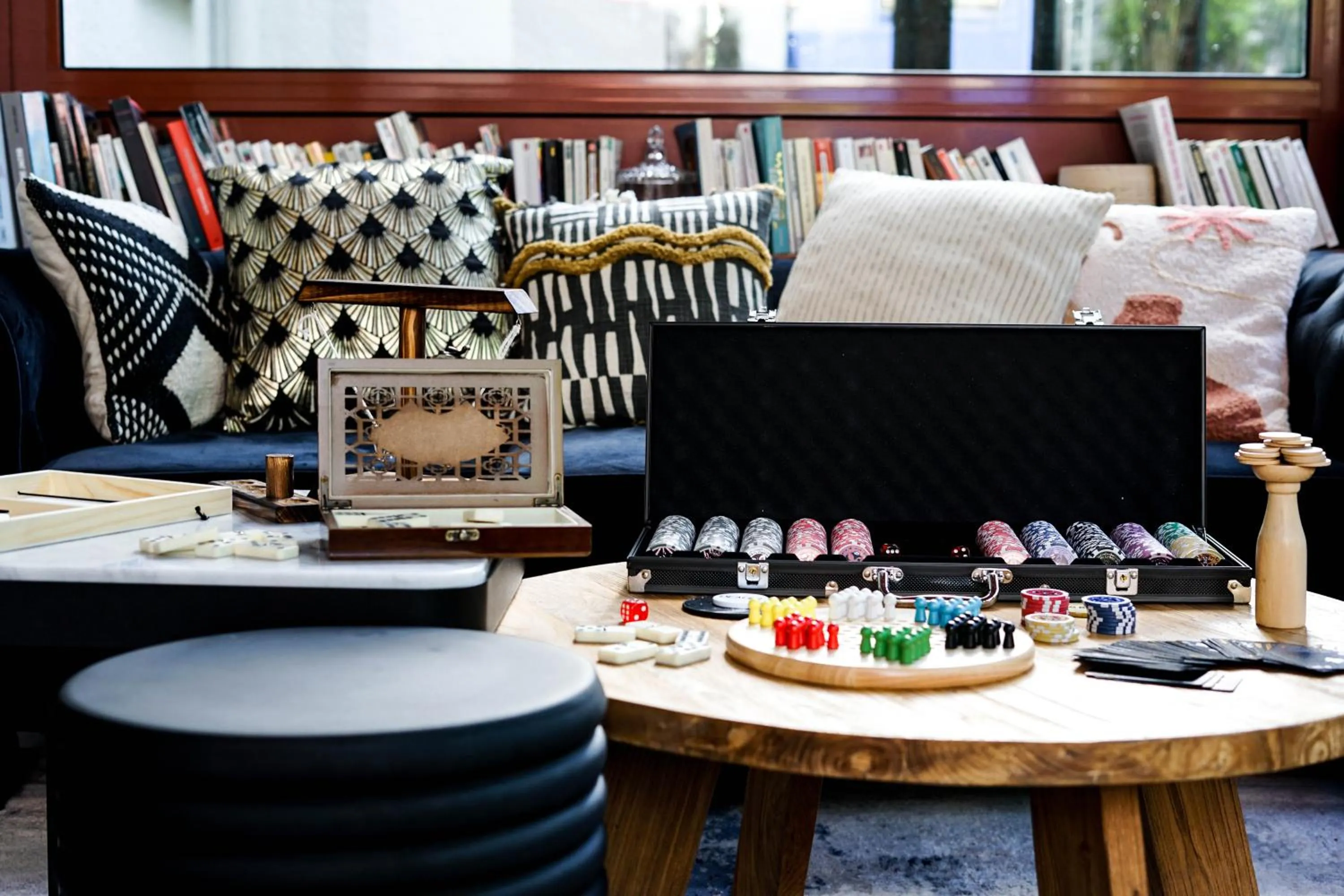 Lounge or bar in Quintessia