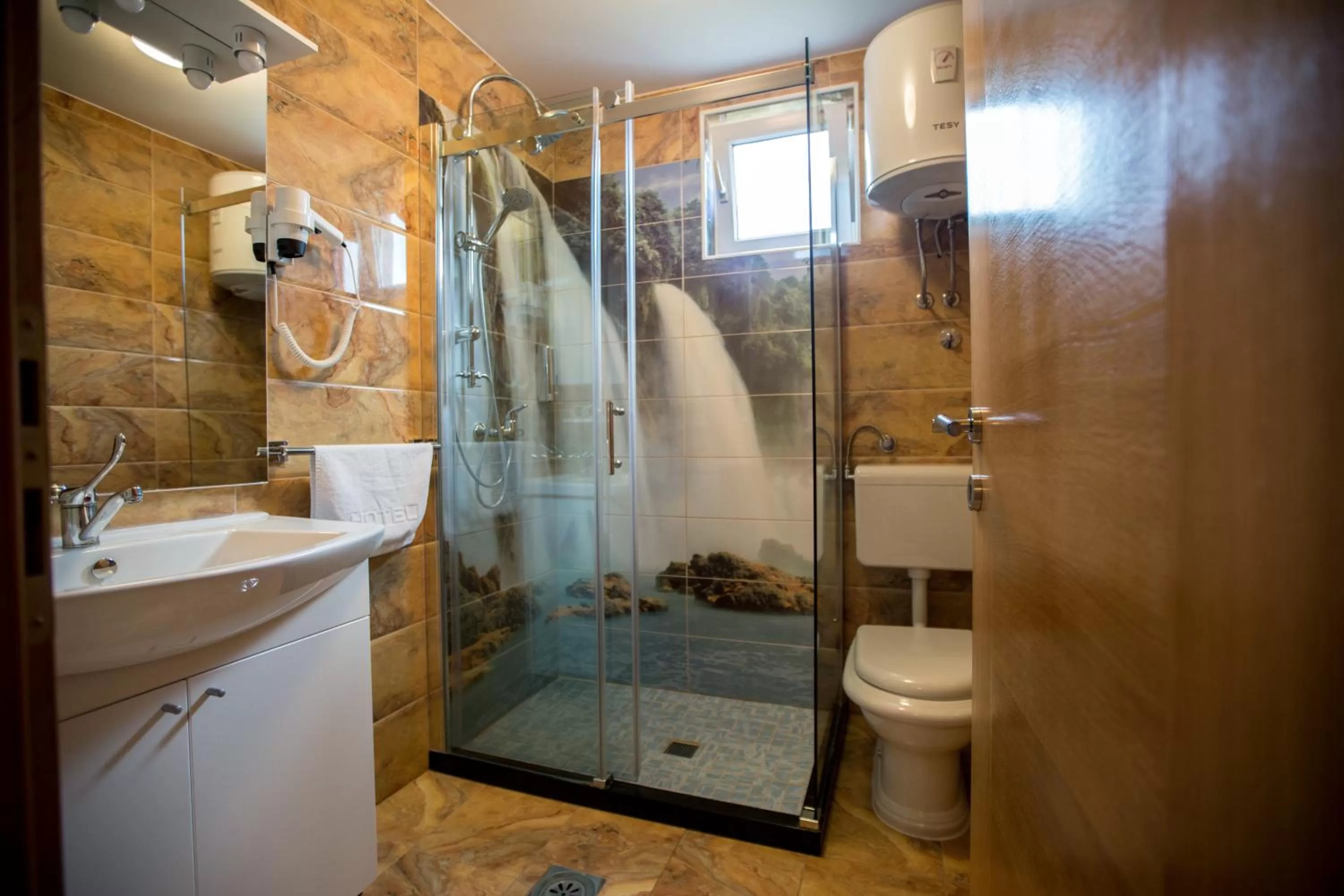 Shower, Bathroom in Motel Aura